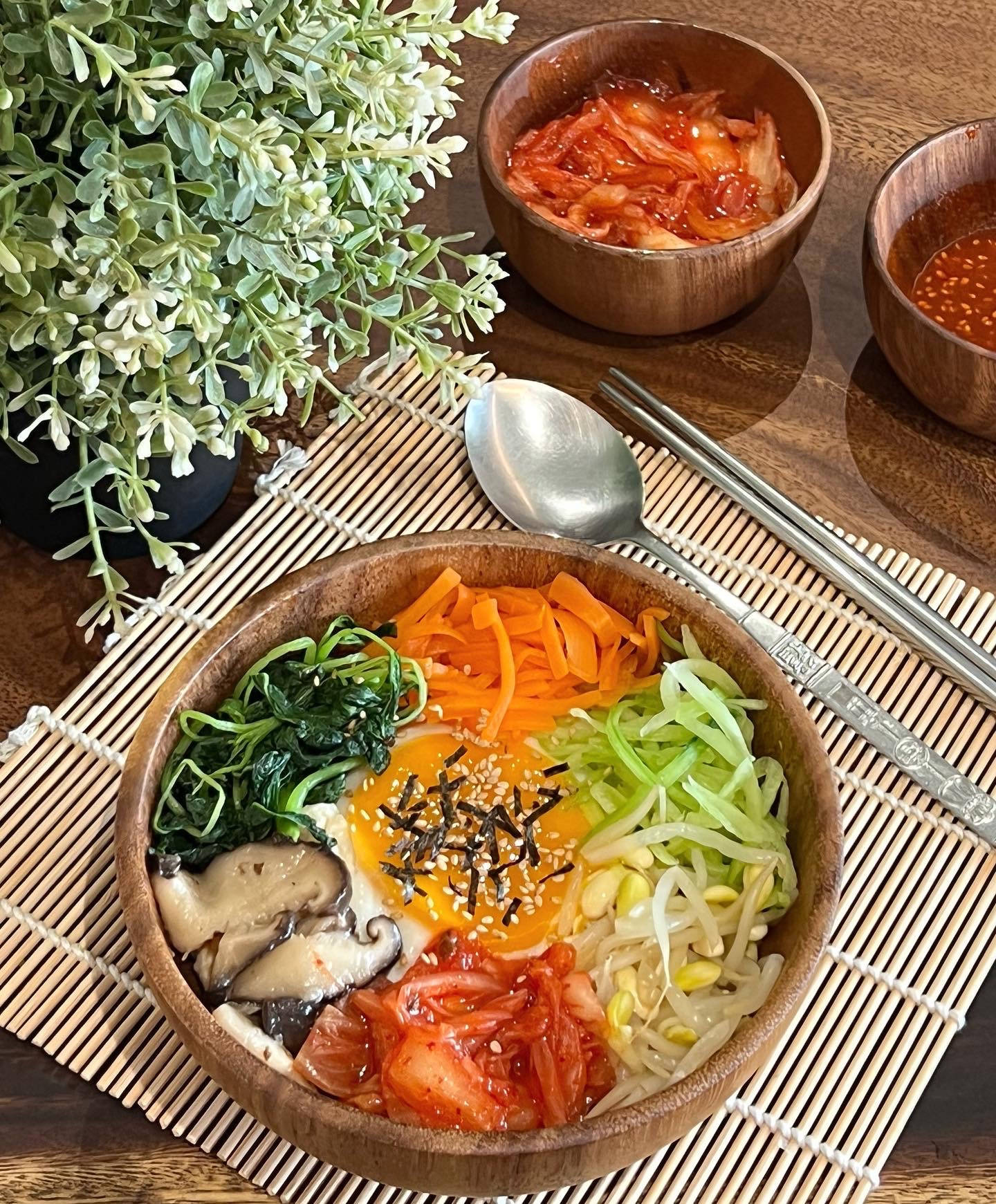 Bibimbap, colorful vegetables, sesame seeds, HD Phone Wallpaper
