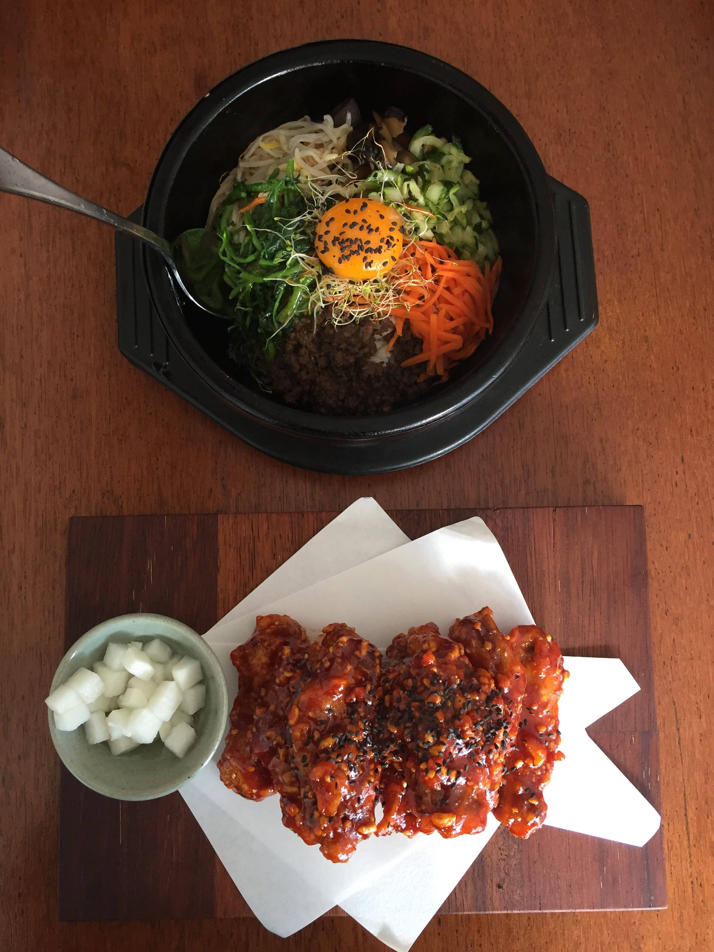 Bibimbap, teriyaki chicken, stone pot, 2K Phone Wallpaper