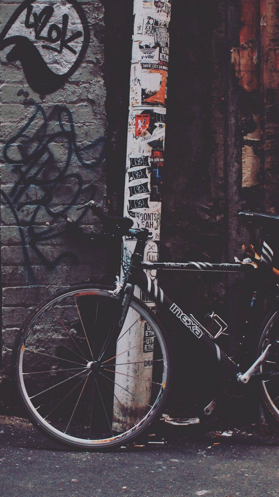 bicycle, black, graffiti-covered brick wall, HD Phone Wallpaper