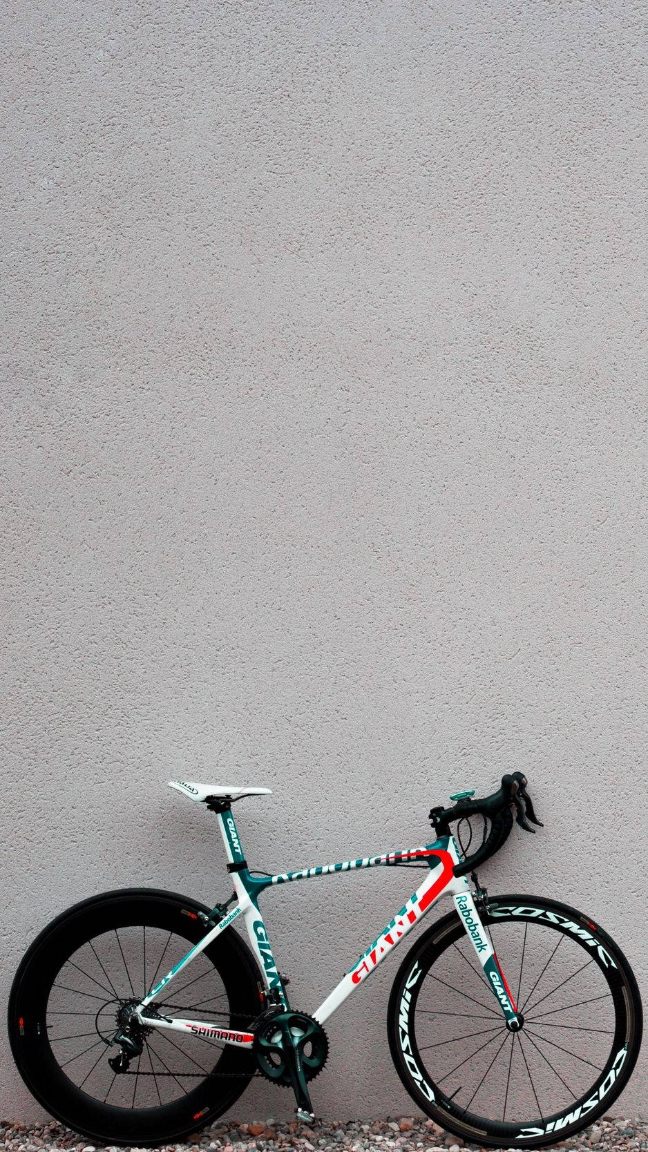 Giant road bike, white green and red, textured gray wall, HD Phone Wallpaper