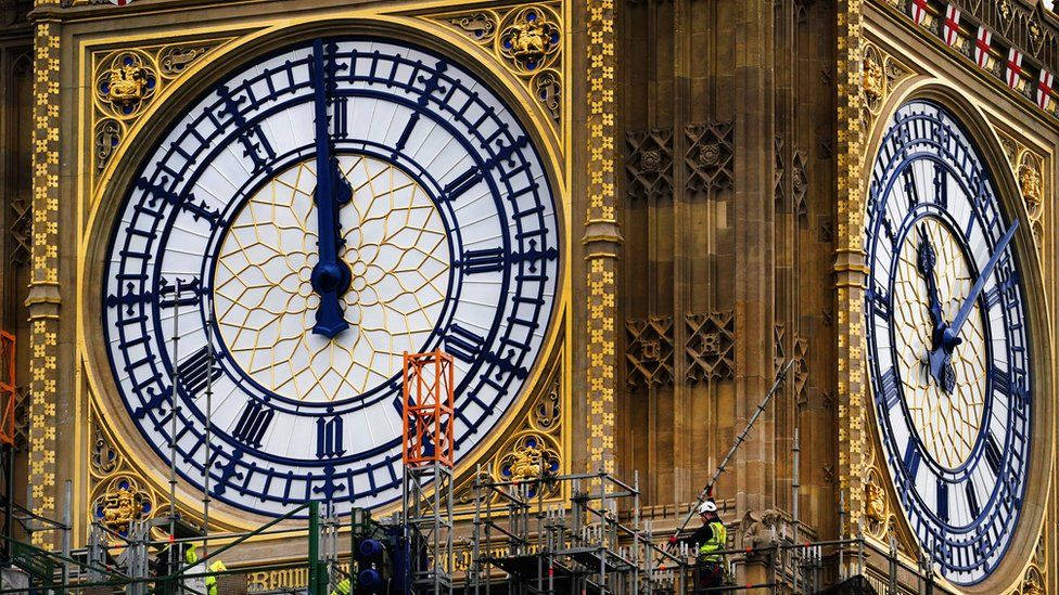 Big Ben, clock faces, blue hands, SD Desktop Wallpaper