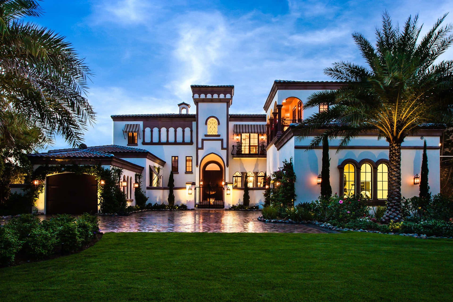 Spanish Luxury House, Mediterranean-style mansion, dusk, Full HD Desktop Wallpaper