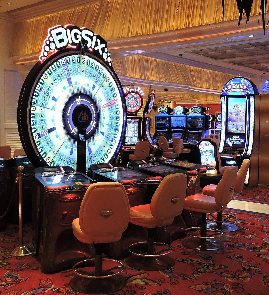Big Six Wheel, glowing Big Six wheel, slot machines, SD Phone Wallpaper