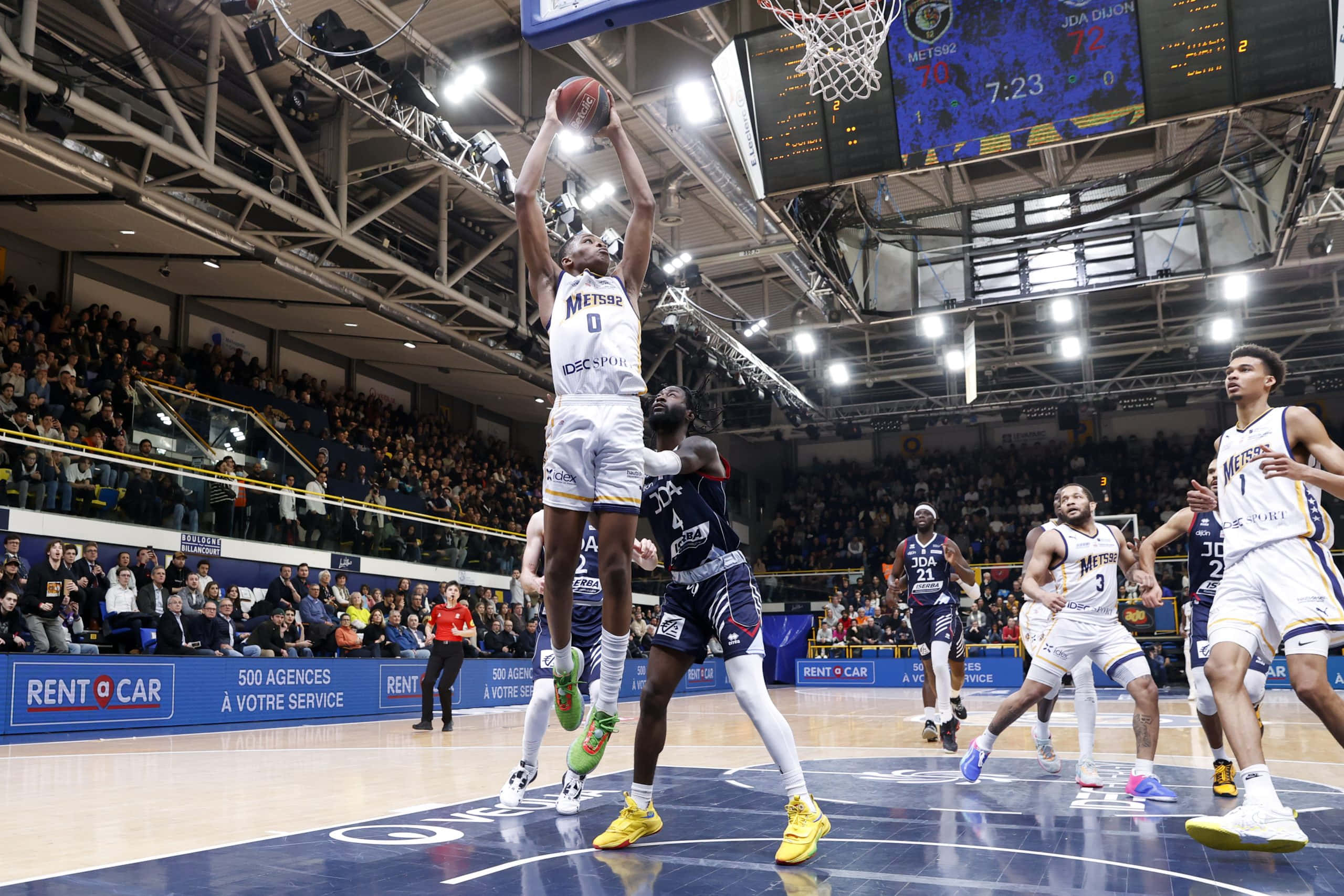 Bilal Coulibaly, basketball player, white, 2K Desktop Wallpaper