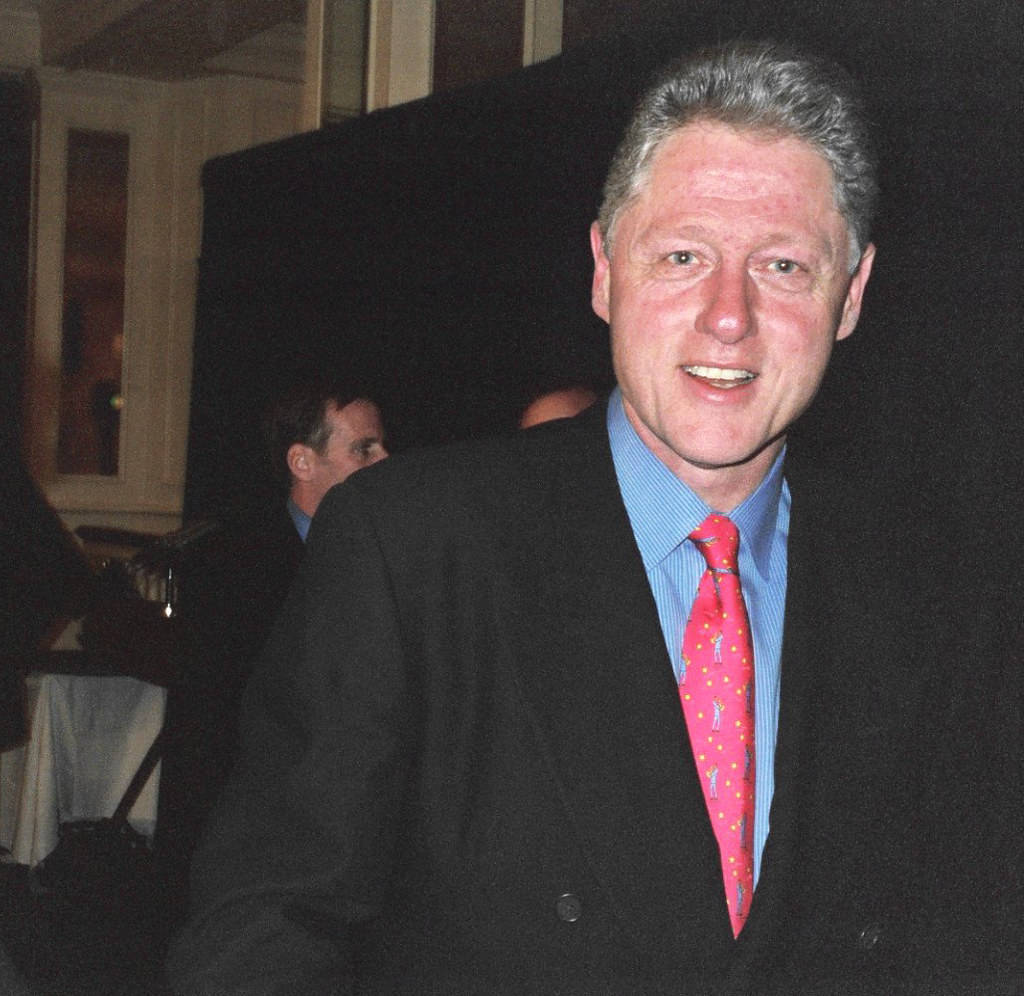 Bill Clinton, black suit, bright pink tie, SD Desktop Wallpaper