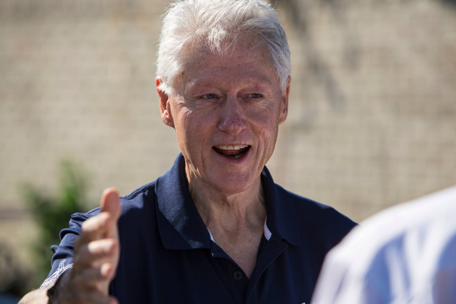 Bill Clinton, white hair, thumbs up, HD Desktop Wallpaper