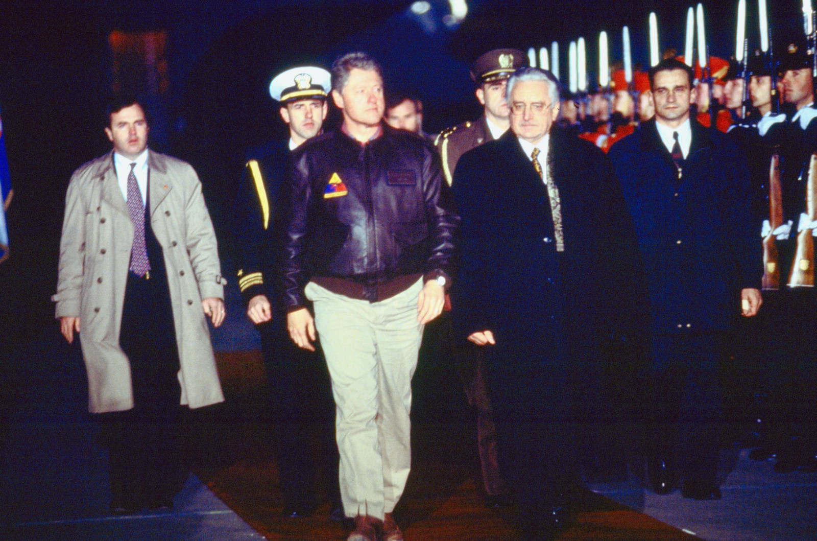 Bill Clinton, red carpet, military personnel, HD Desktop Wallpaper