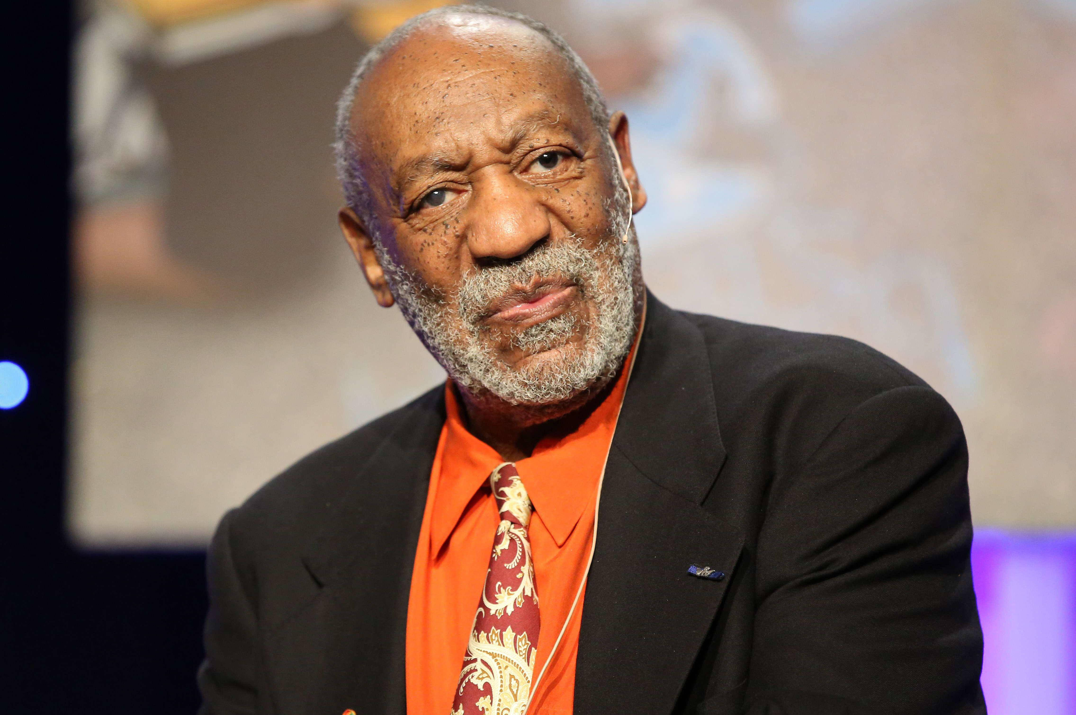 Bill Cosby, gray beard, black suit, 4K Desktop Wallpaper