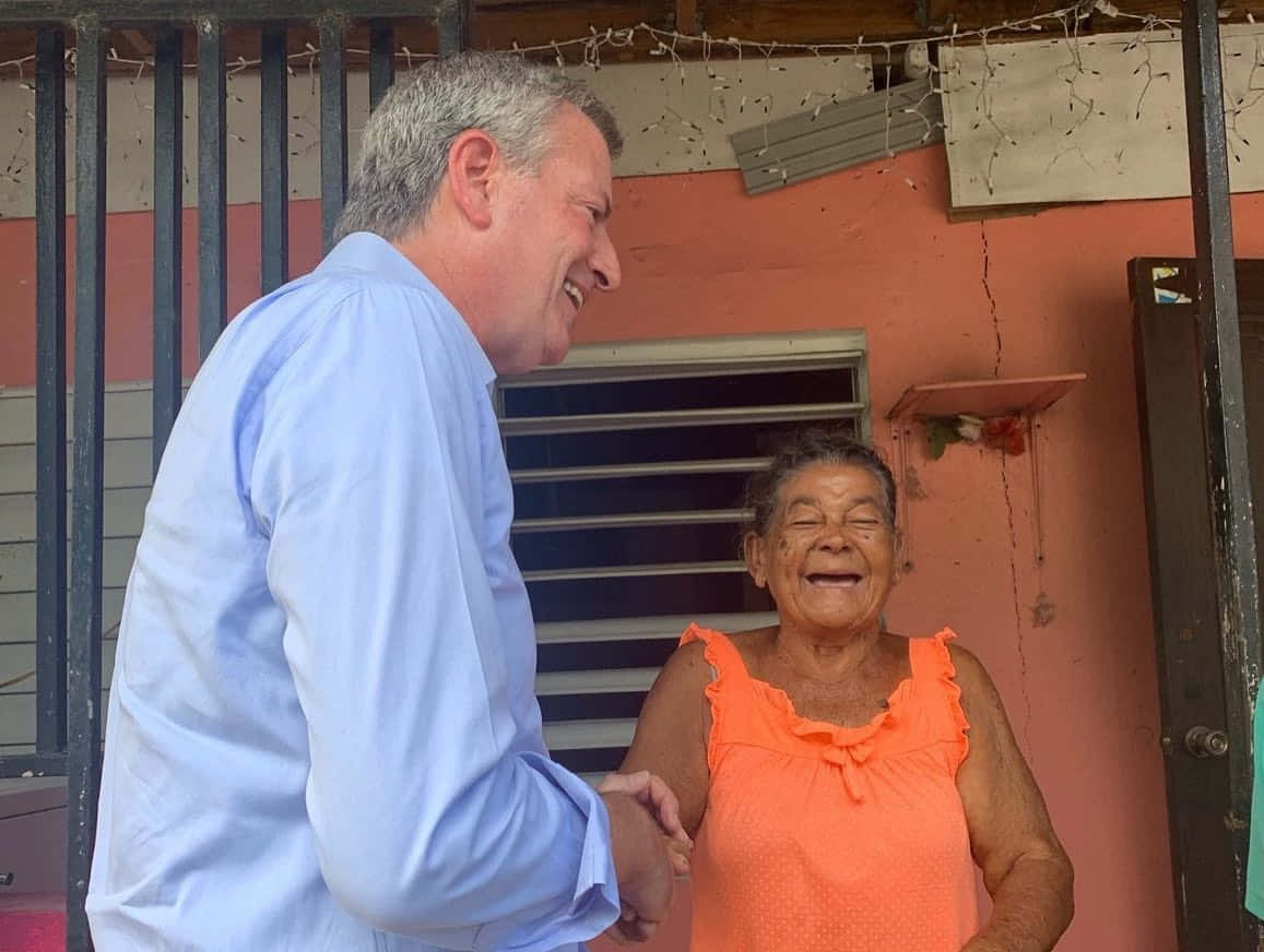 Bill De Blasio, light blue shirt, orange top, SD Desktop Wallpaper