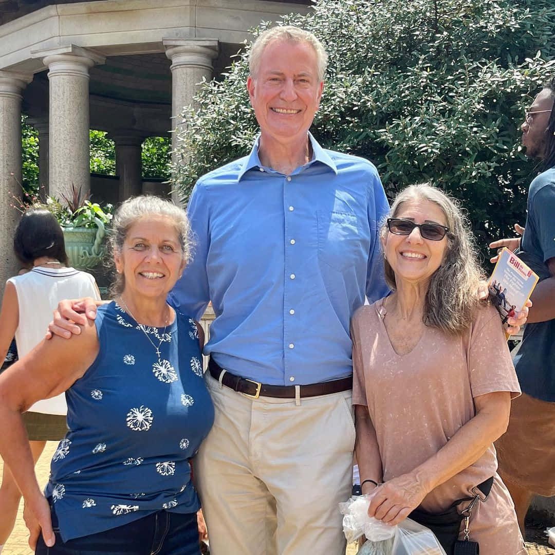 Bill De Blasio, stone gazebo, lush greenery, SD Desktop Wallpaper