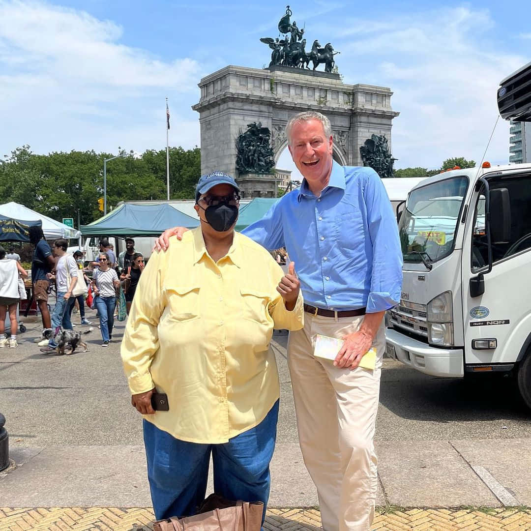Bill De Blasio, grand stone arch, statues, SD Desktop Wallpaper