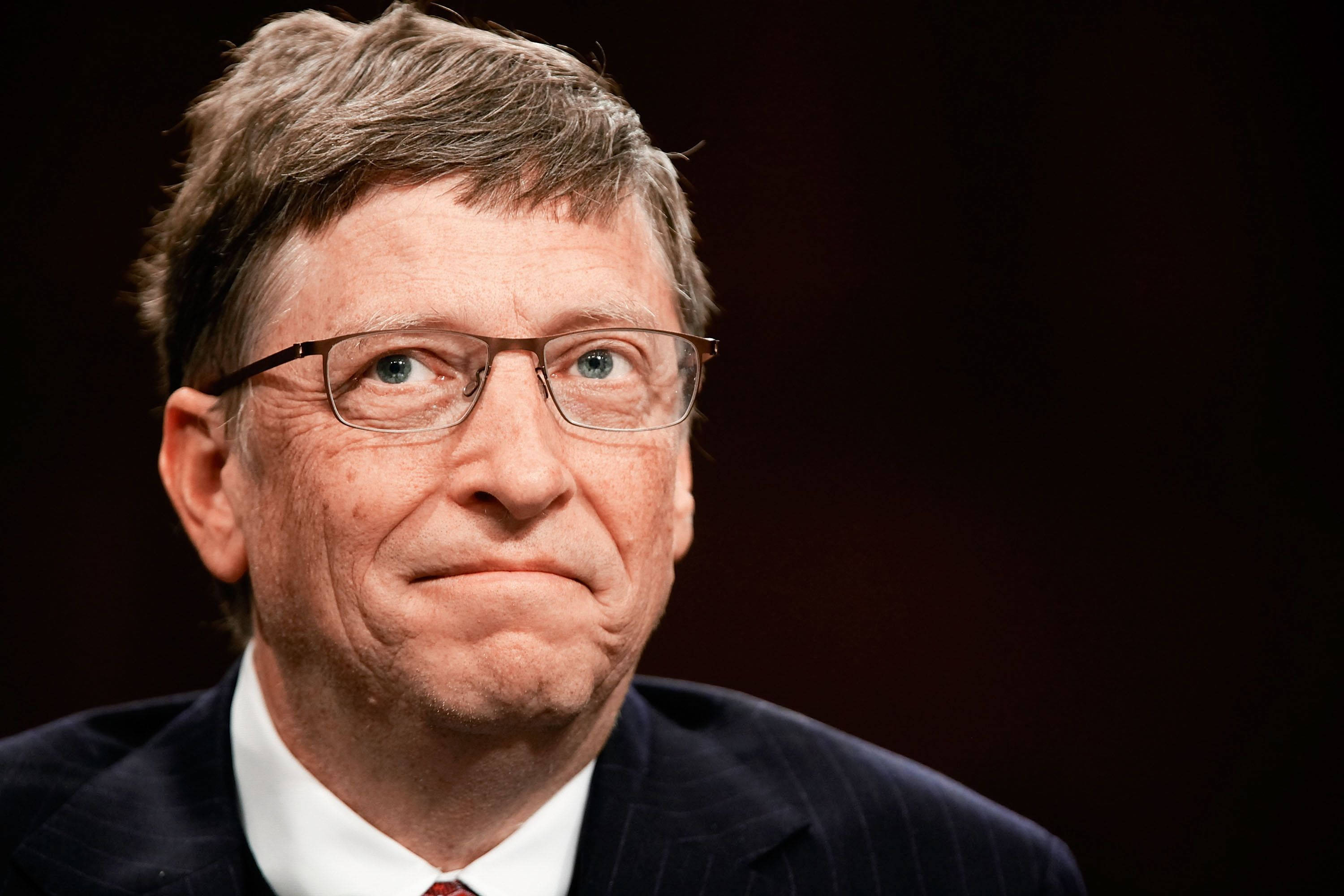 Bill Gates, dark suit, glasses, 2K Desktop Wallpaper
