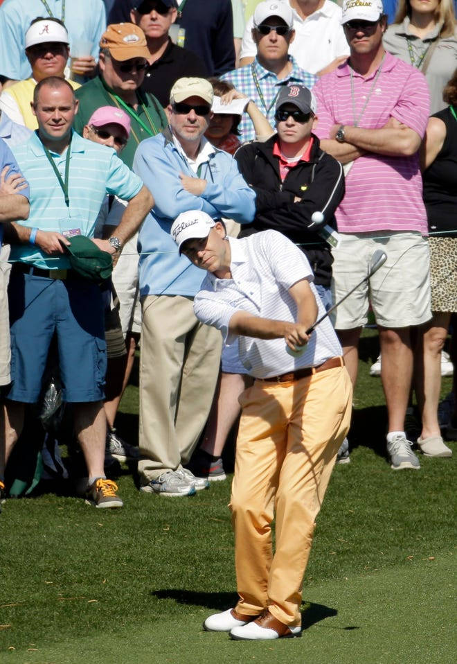 Bill Haas, professional golfer, yellow pants, SD Phone Wallpaper