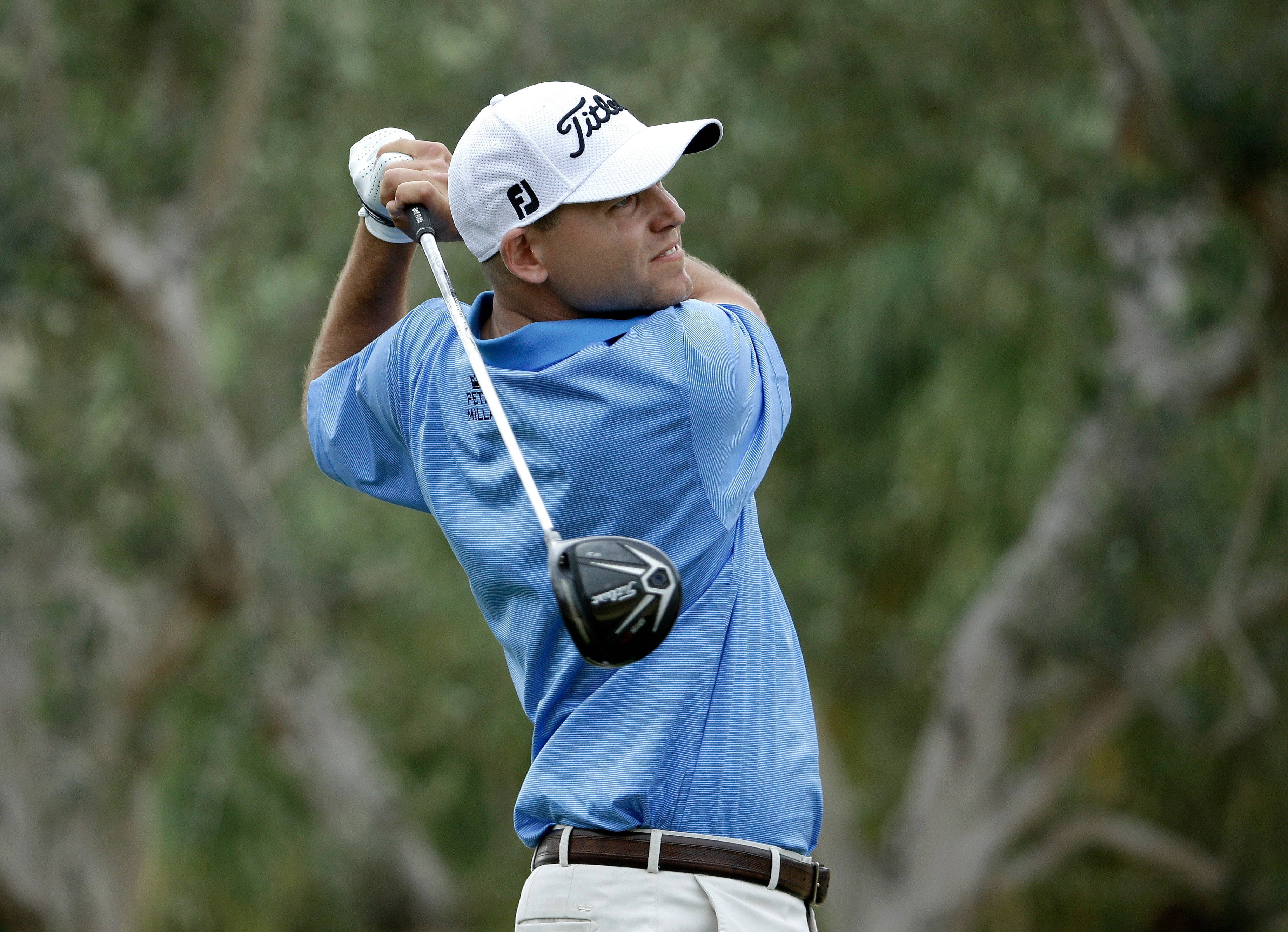Bill Haas, blue shirt, white cap, 2K Desktop Wallpaper
