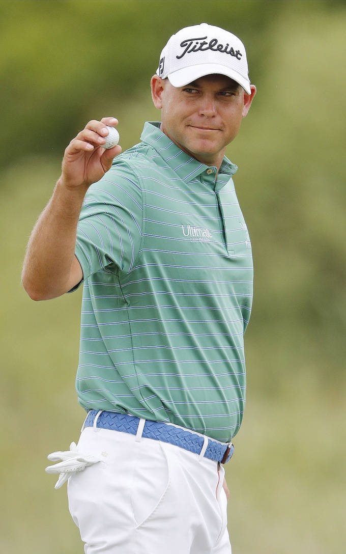 Bill Haas, green striped shirt, golf ball, SD Phone Wallpaper