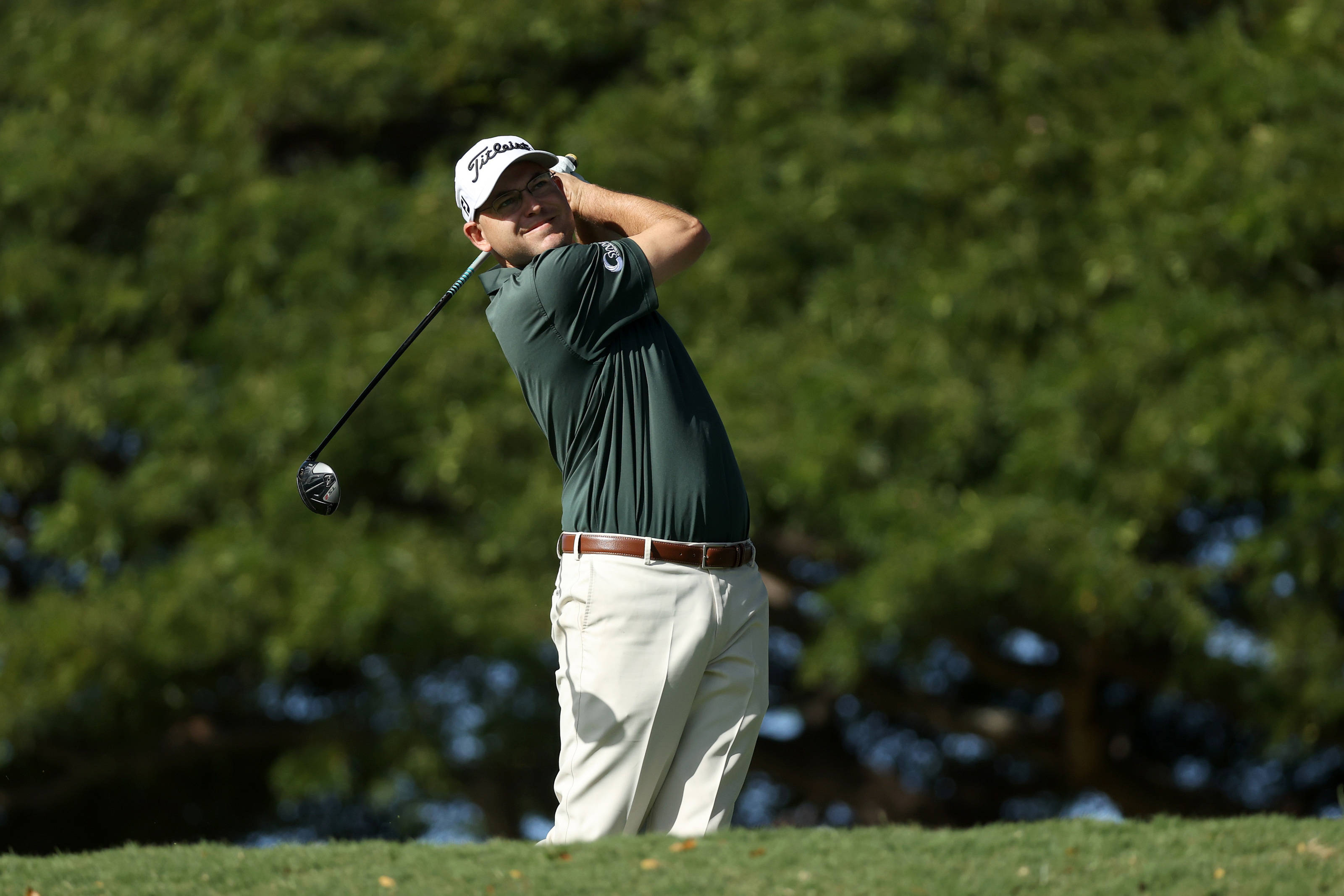 Bill Haas, dark green shirt, golfer, 2K Desktop Wallpaper