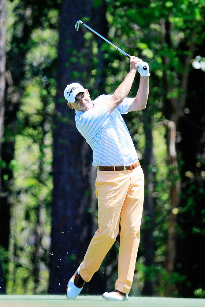Bill Haas, golfer, mid-swing, SD Phone Wallpaper