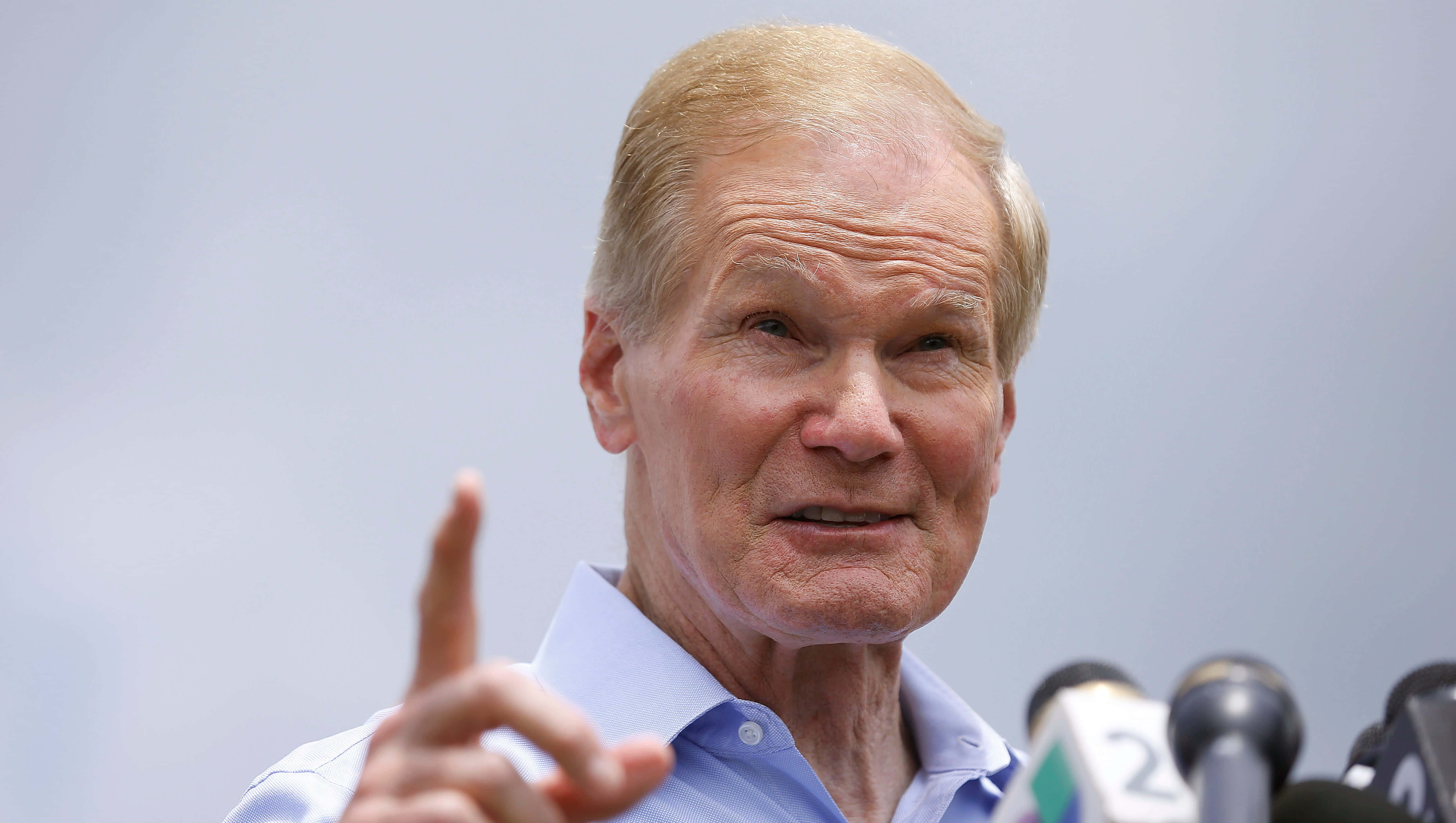 Bill Nelson, light blue shirt, microphones, 5K Desktop Wallpaper