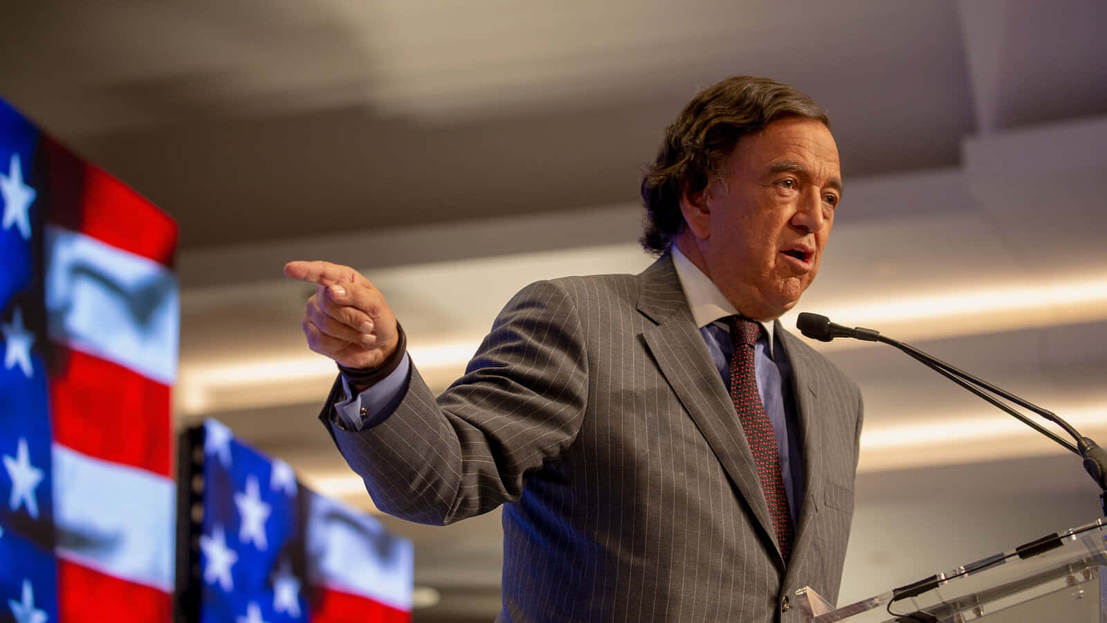 Bill Richardson, pinstripe suit, podium, HD Desktop Wallpaper