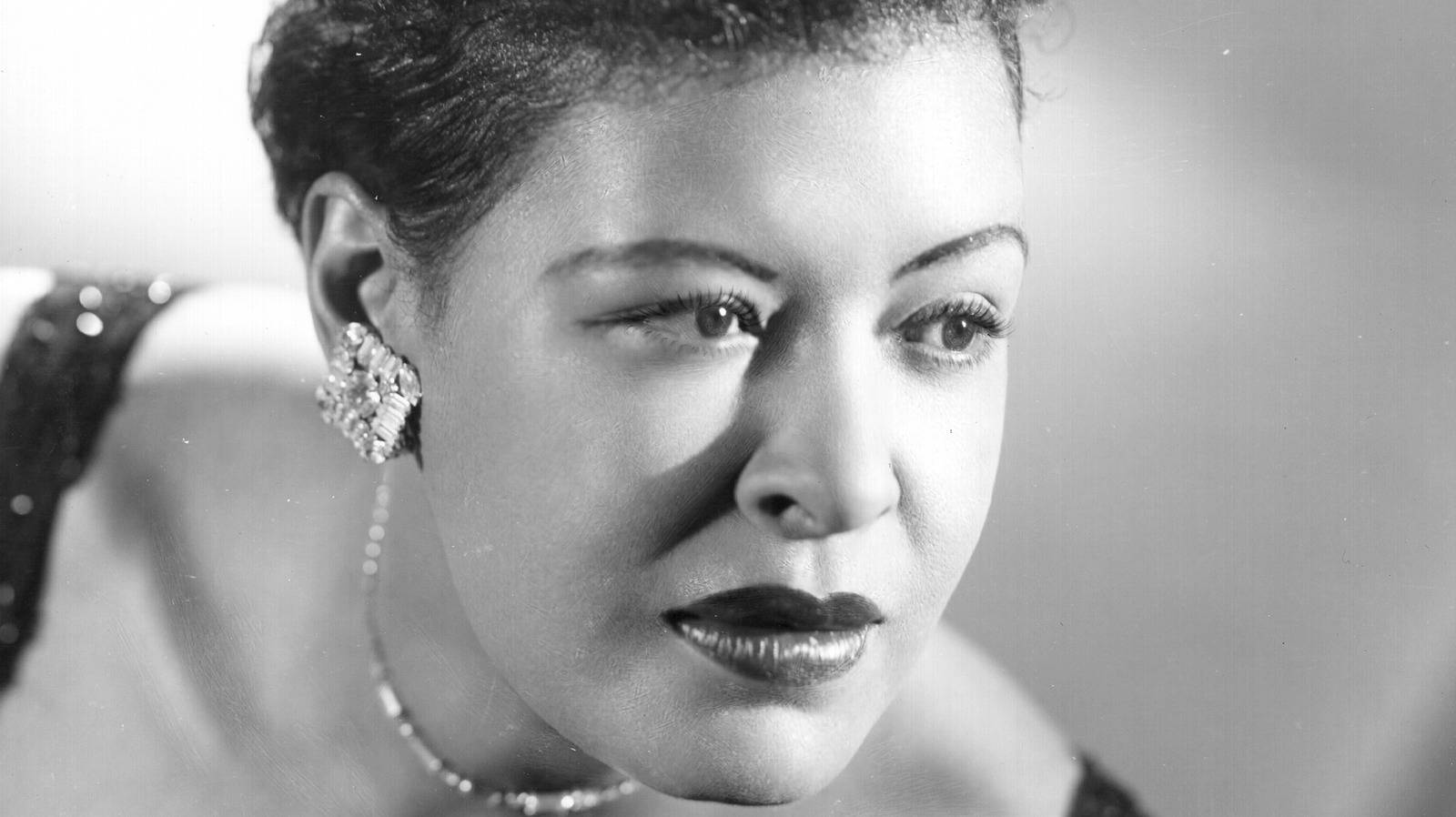Billie Holiday, diamond earrings, black and white portrait, HD Desktop Wallpaper