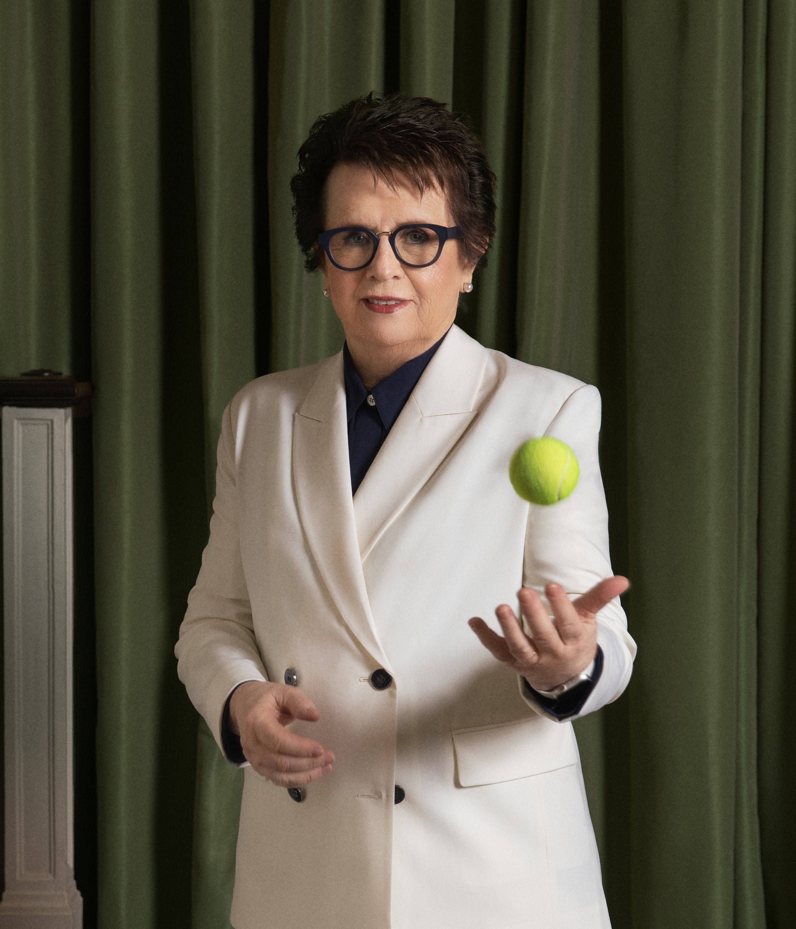 Billie Jean King, white blazer, bright yellow tennis ball, 2K Phone Wallpaper