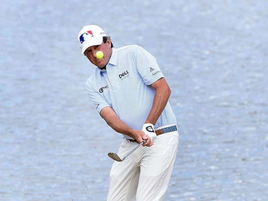 Billy Andrade, golf ball, mid-swing, SD Desktop Wallpaper