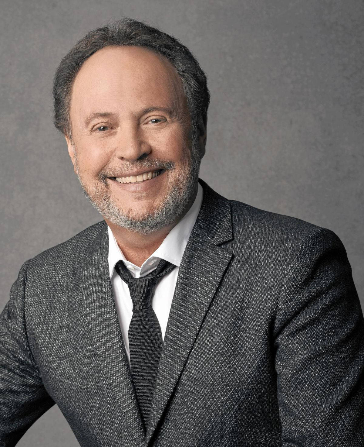 Billy Crystal, gray suit, white shirt, HD Phone Wallpaper