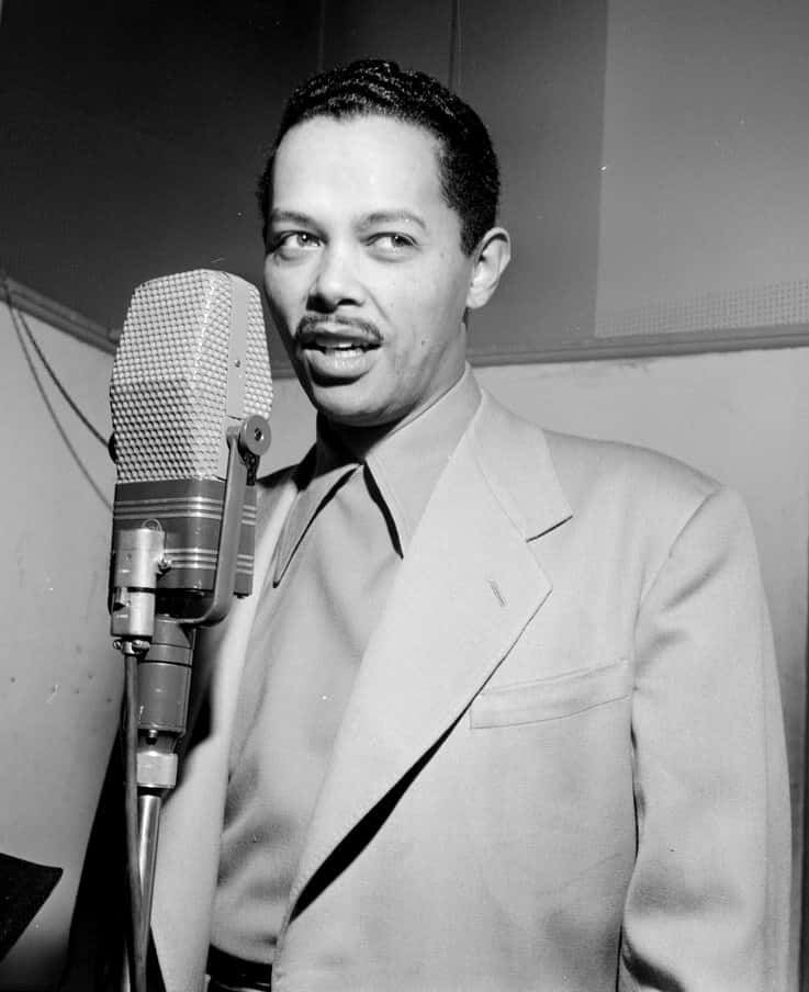 Billy Eckstine, vintage microphone, studio, SD Phone Wallpaper