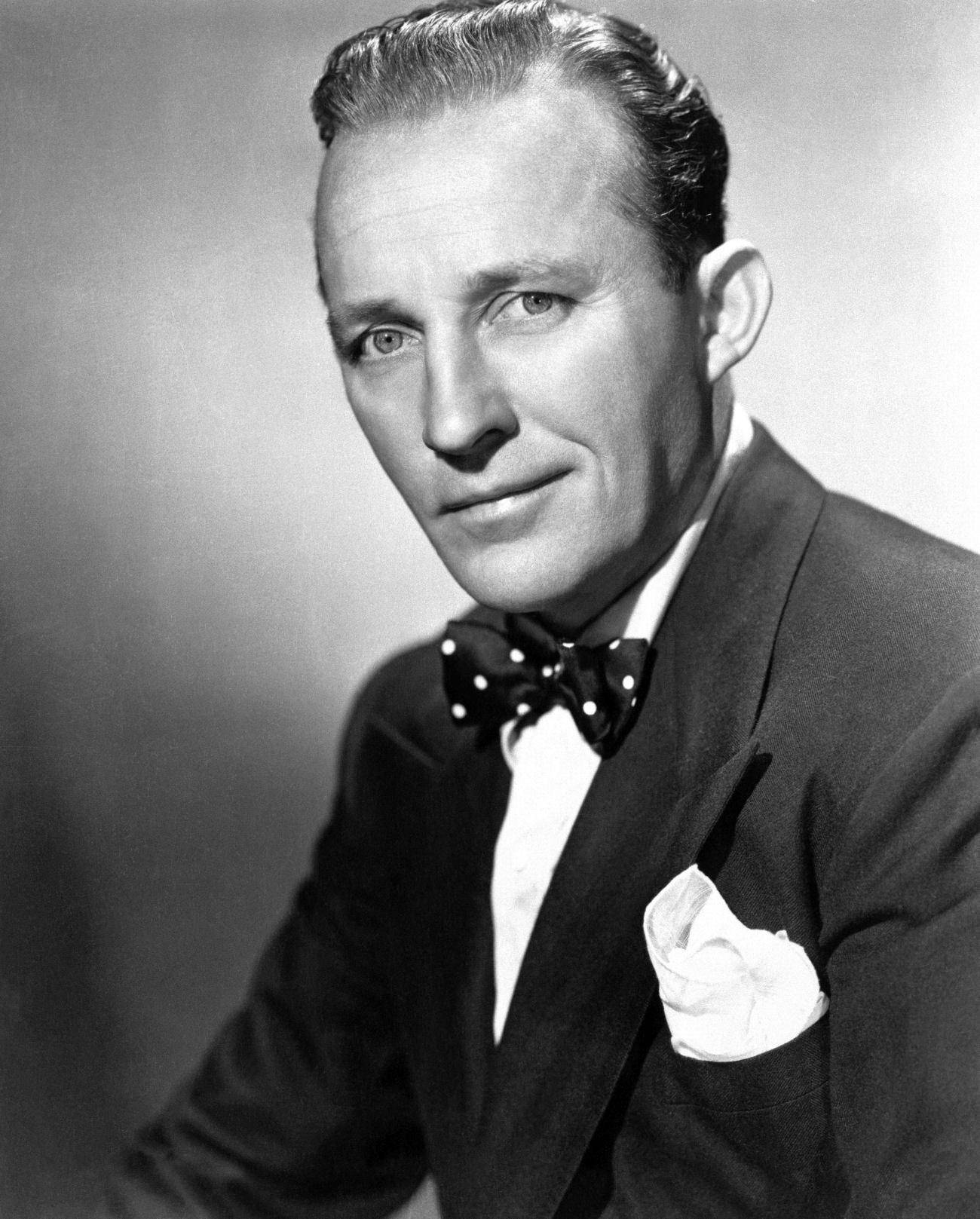 Bing Crosby, black and white portrait, suit, HD Phone Wallpaper