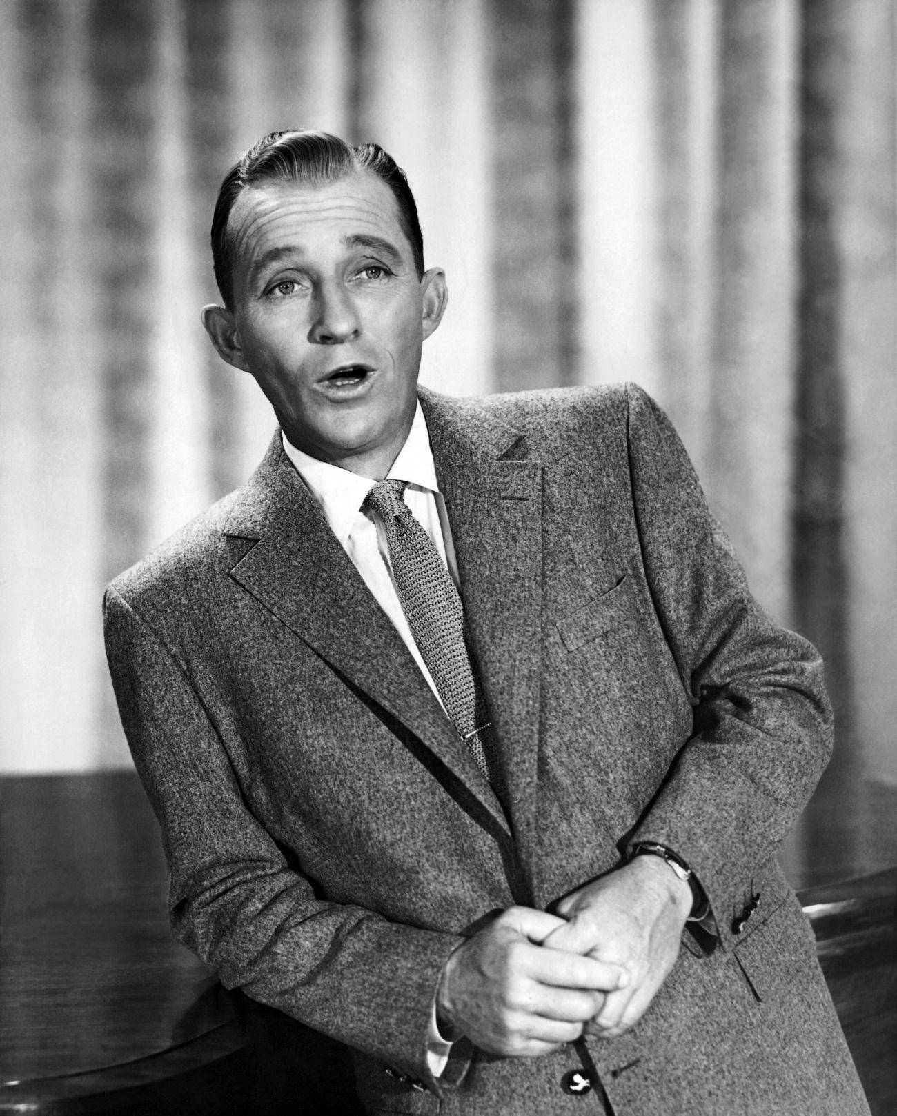 Bing Crosby, black and white portrait, suit, HD Phone Wallpaper