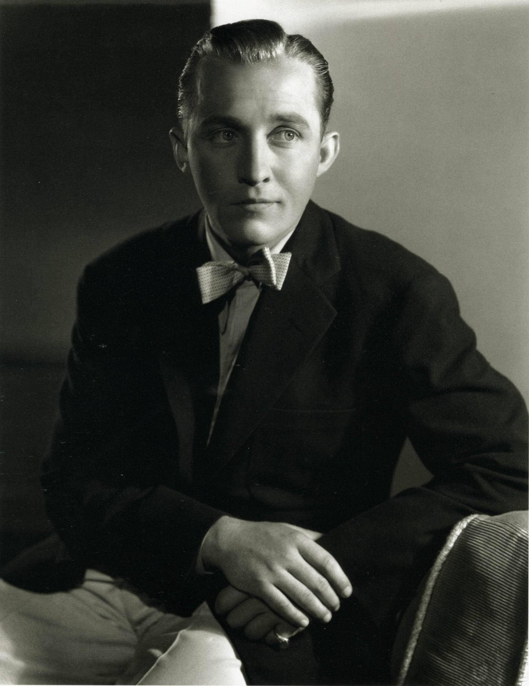 Bing Crosby, bow tie, suit, Full HD Phone Wallpaper