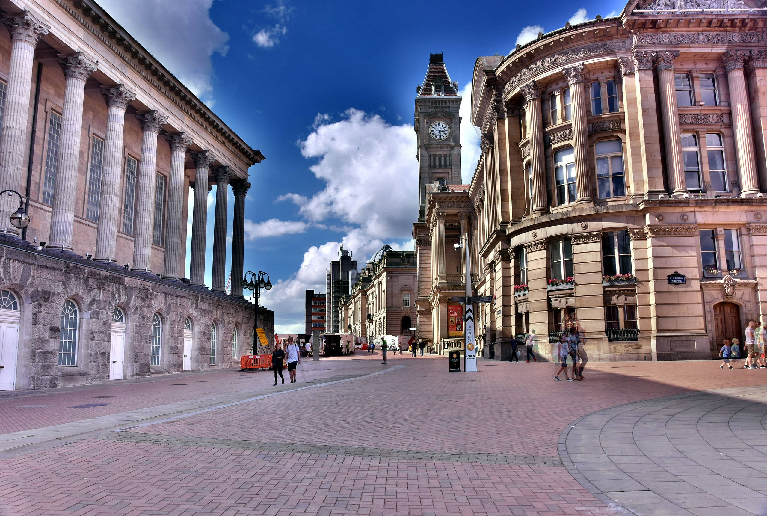 Birmingham, neoclassical buildings, sunlit brick plaza, 2K Desktop Wallpaper