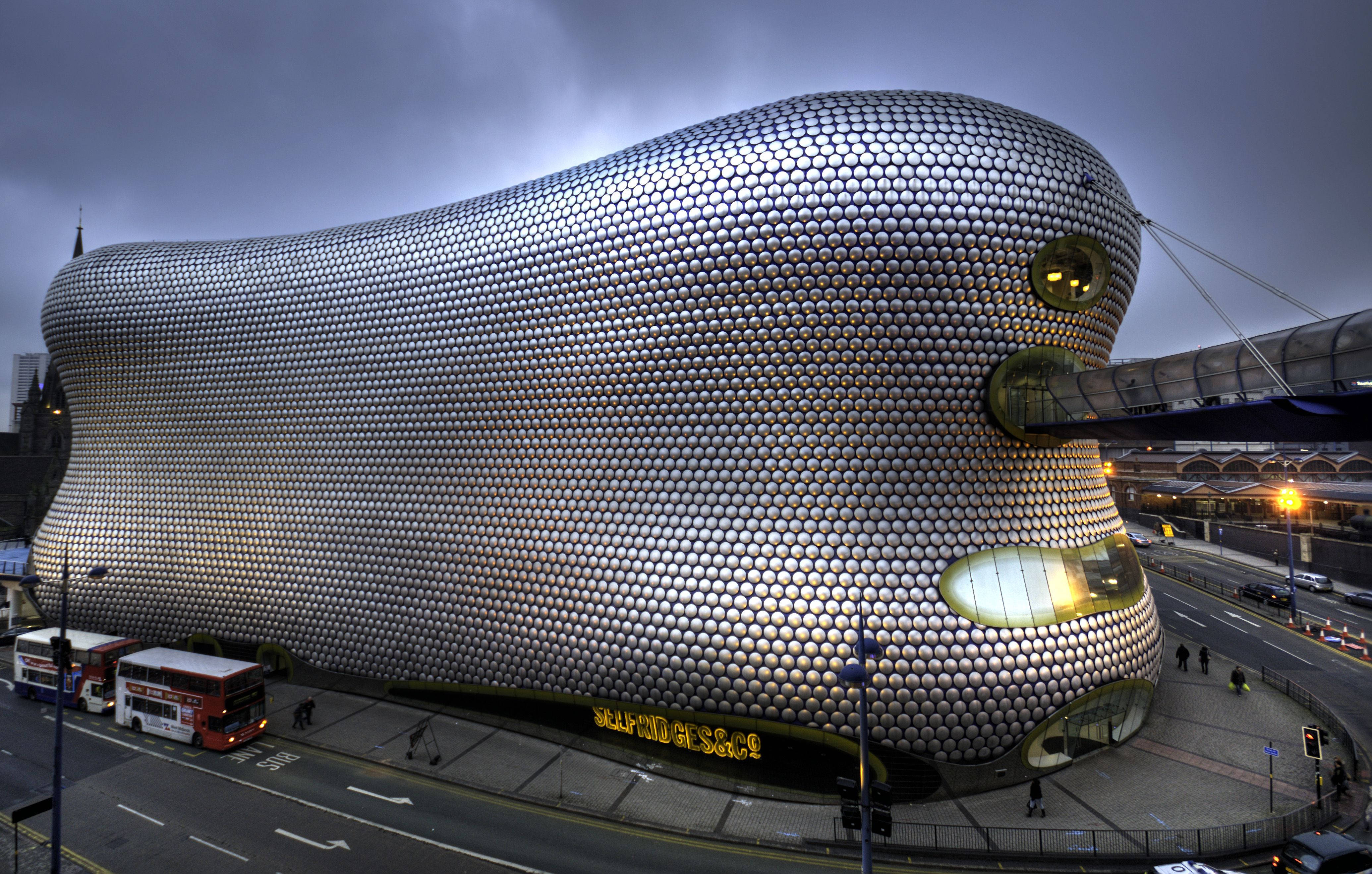 futuristic silver-domed building, hexagonal panels, twilight skies, 4K Desktop Wallpaper