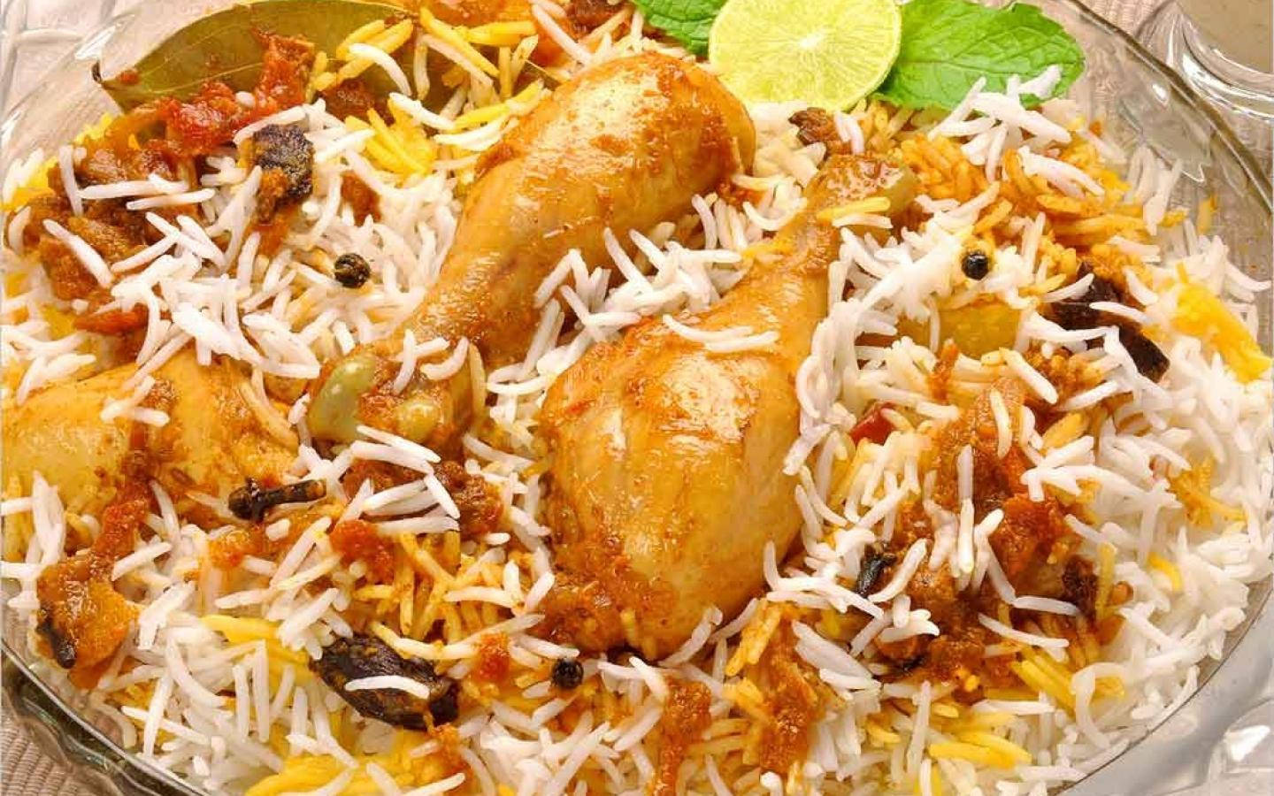 Long White Grain Biryani, aromatic chicken biryani, fluffy white rice, HD Desktop Wallpaper