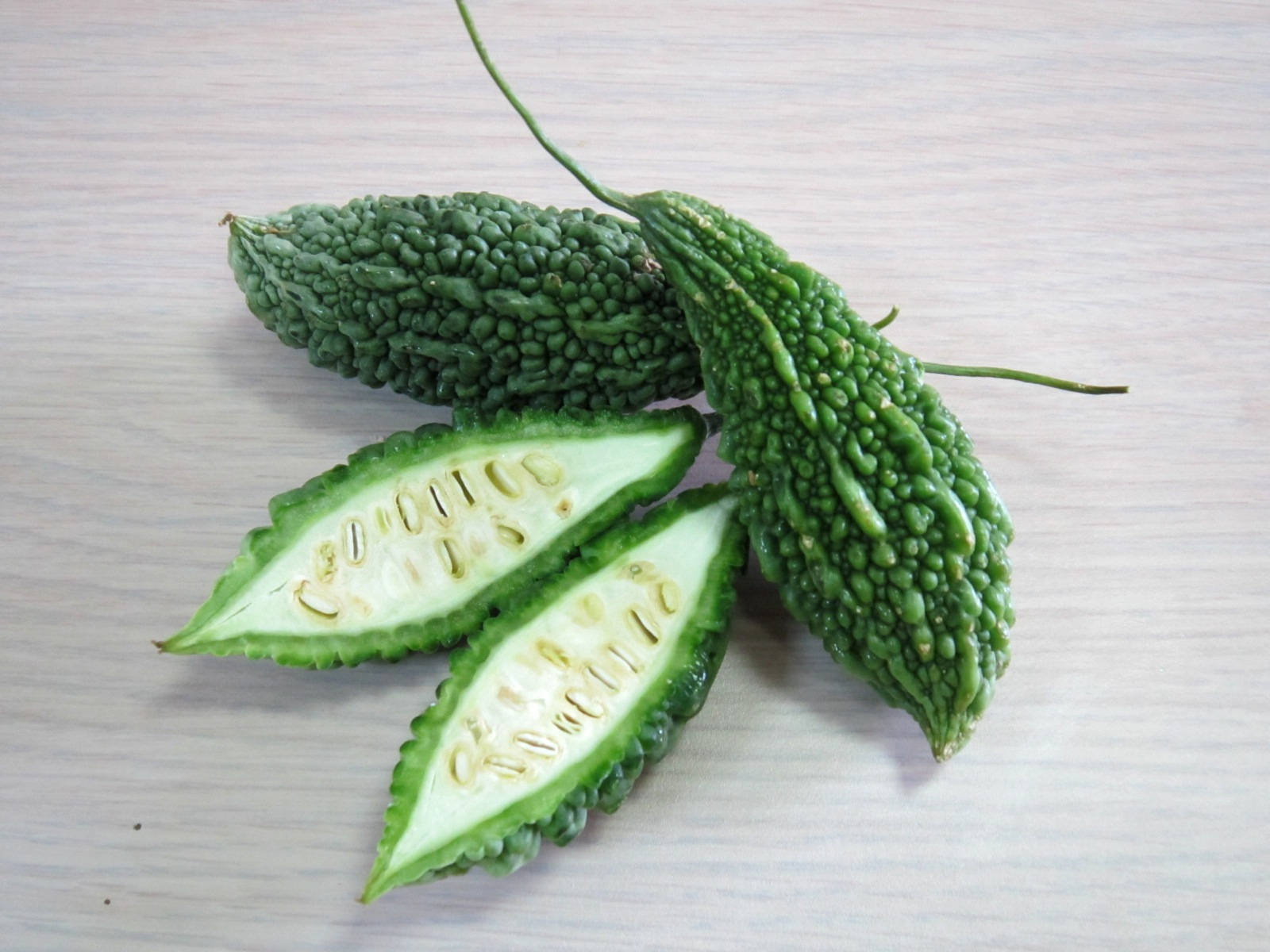 bitter gourd, bumpy green, pale seeds, HD Desktop Wallpaper