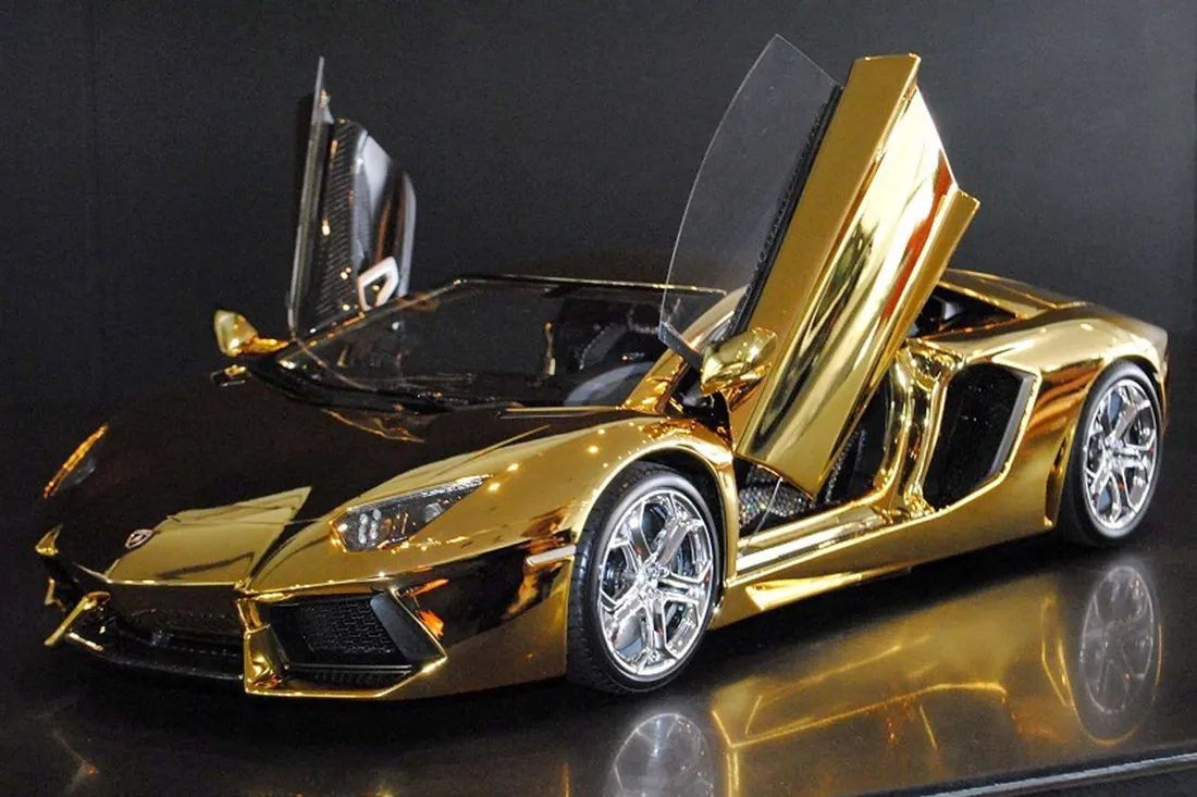 Black And Gold Desktop