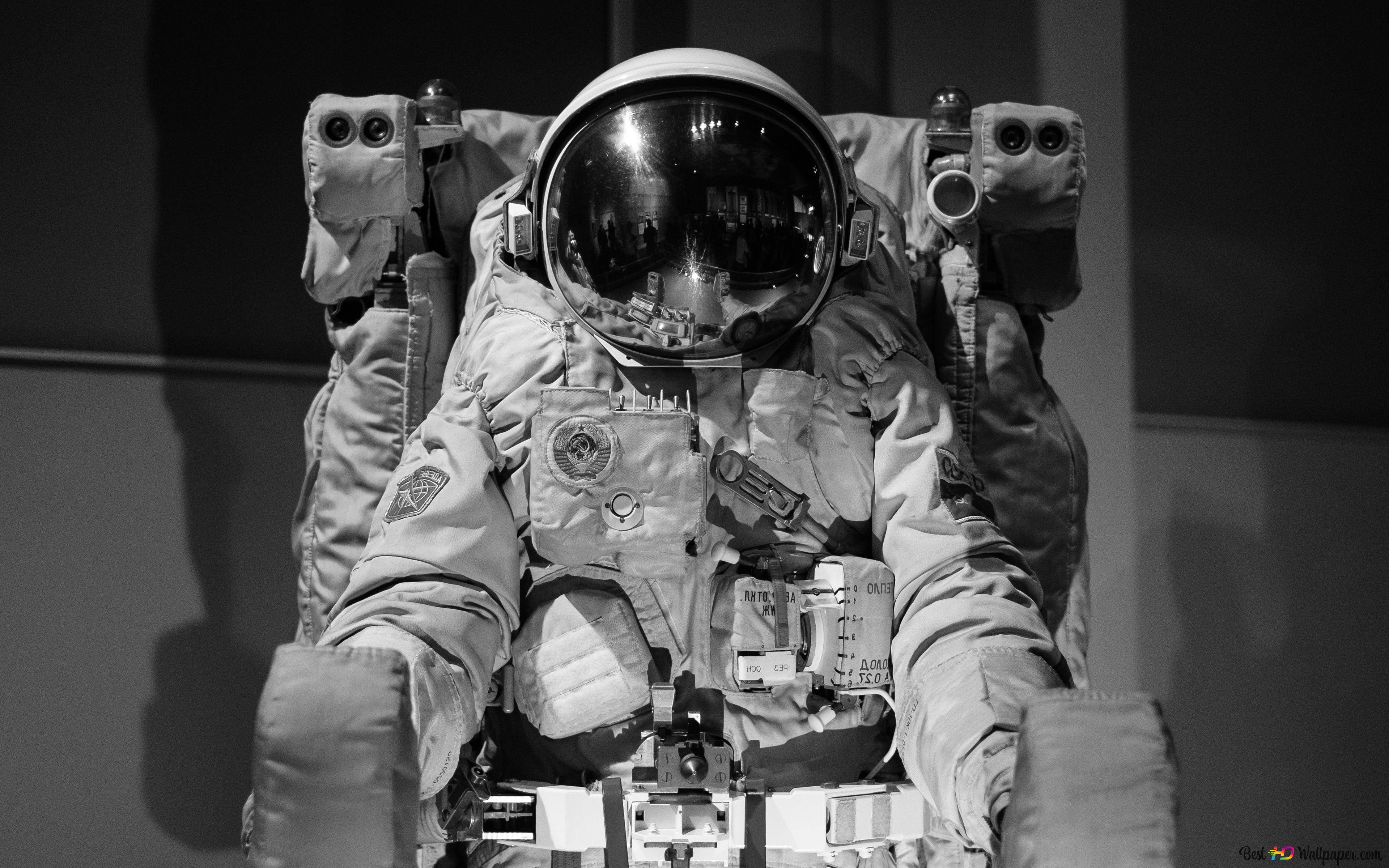 Black And White Astronaut, astronaut suit, chair, 4K Desktop Wallpaper
