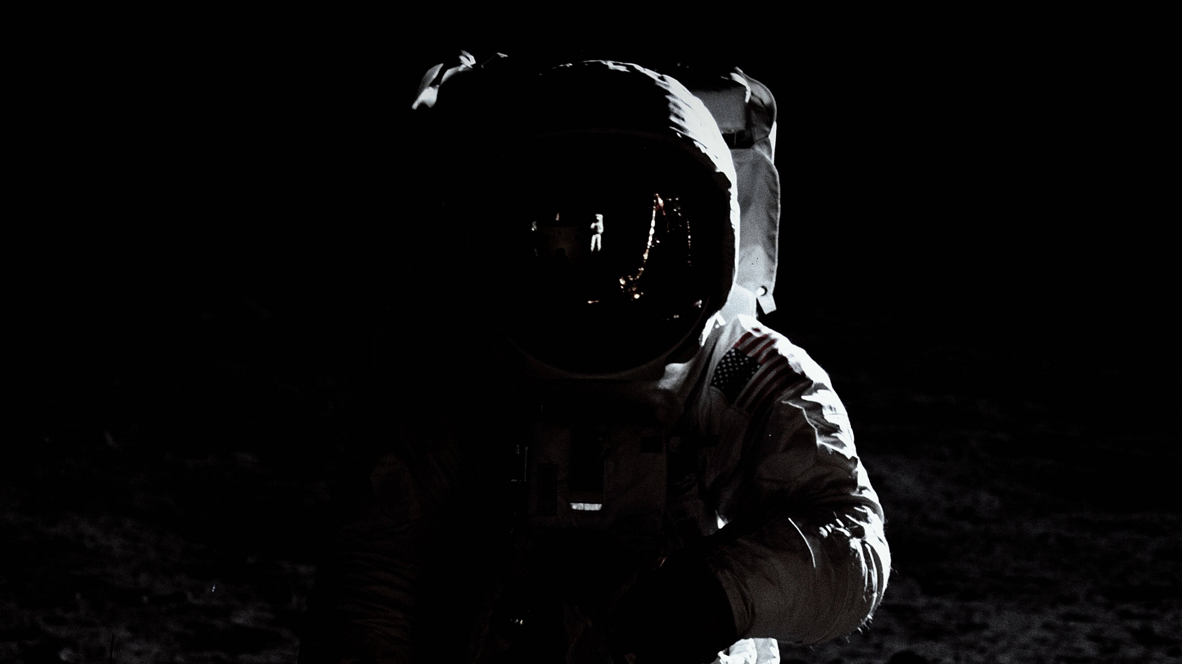 Black And White Astronaut, lunar surface, reflective helmet, 4K Desktop Wallpaper