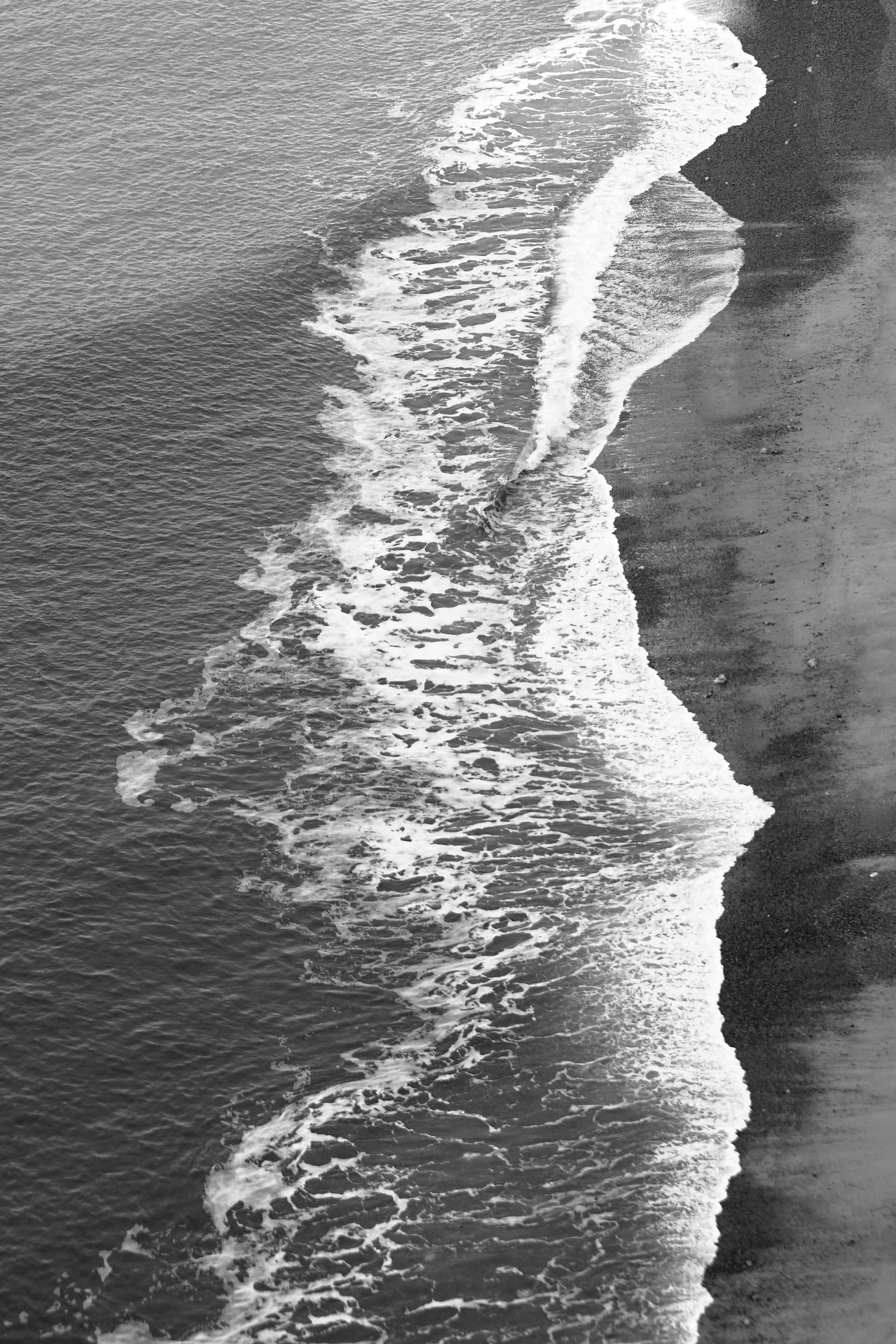 Black And White Serene Beach, aerial black and white view, ocean waves crashing, 2K Phone Wallpaper