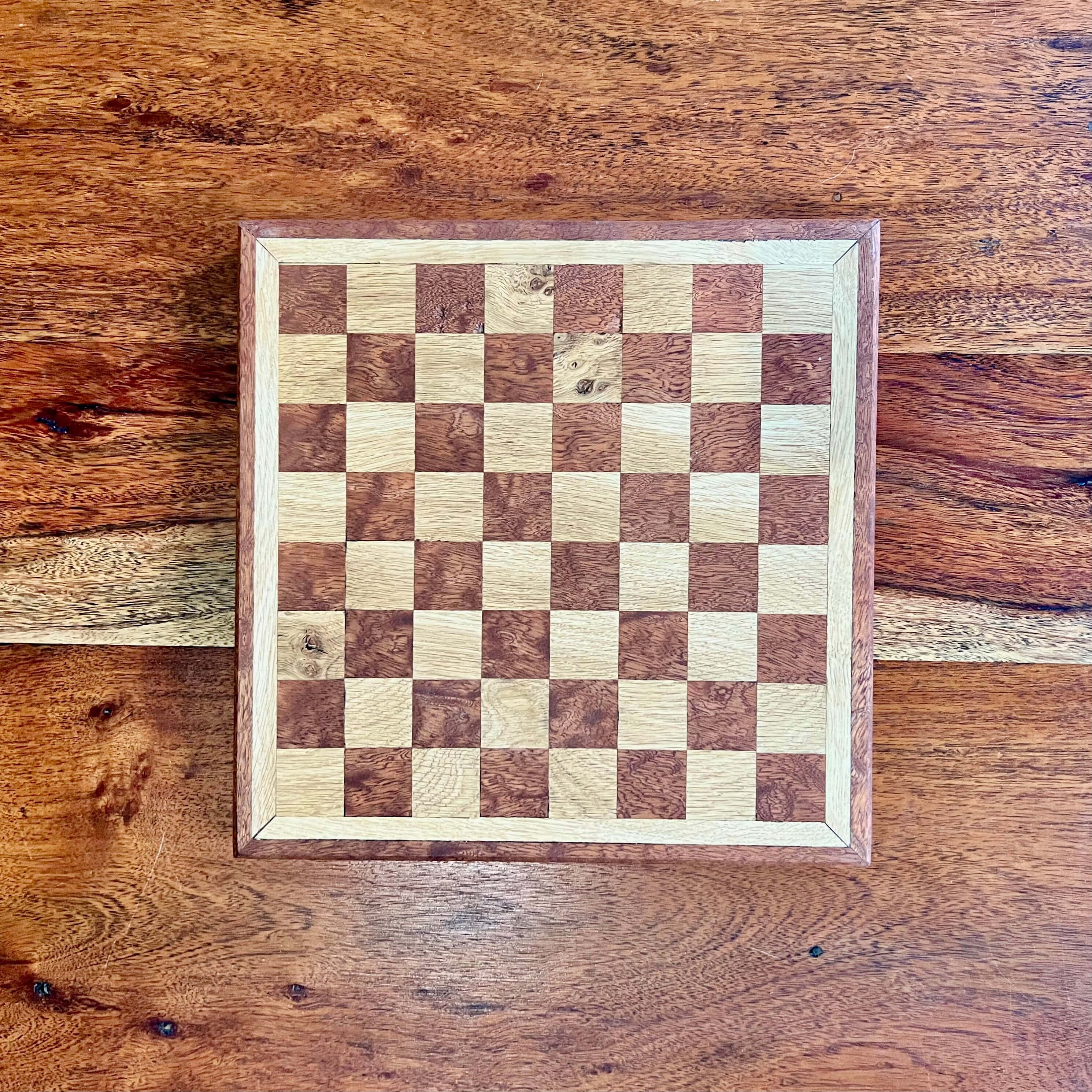chessboard, wooden chessboard, rich grain patterns, 2K Desktop Wallpaper