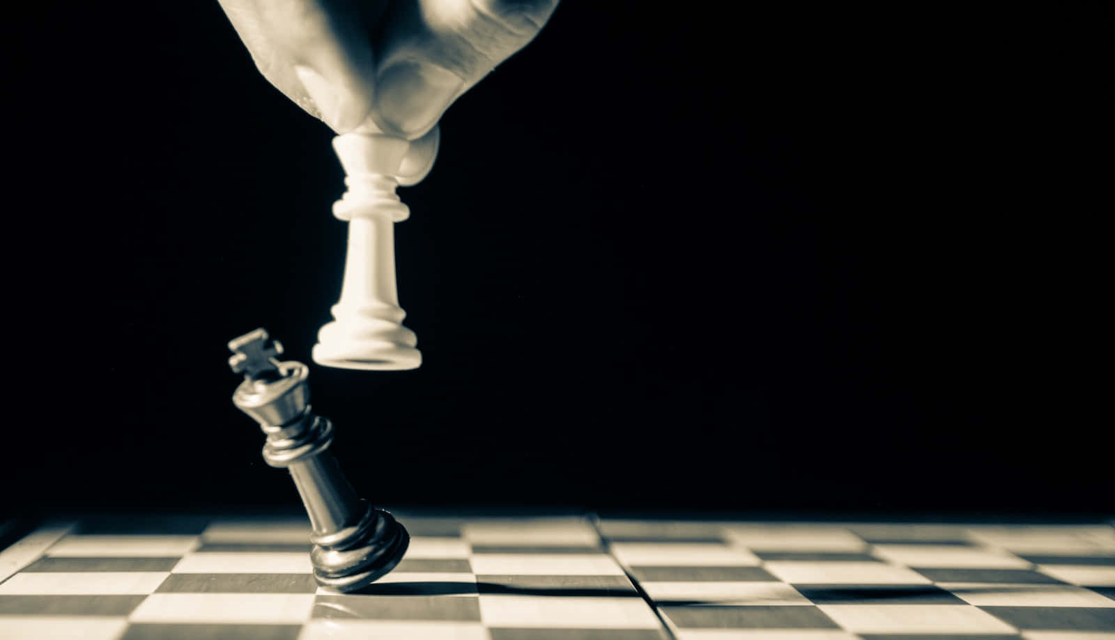 gloved hand, chessboard, black king, HD Desktop Wallpaper