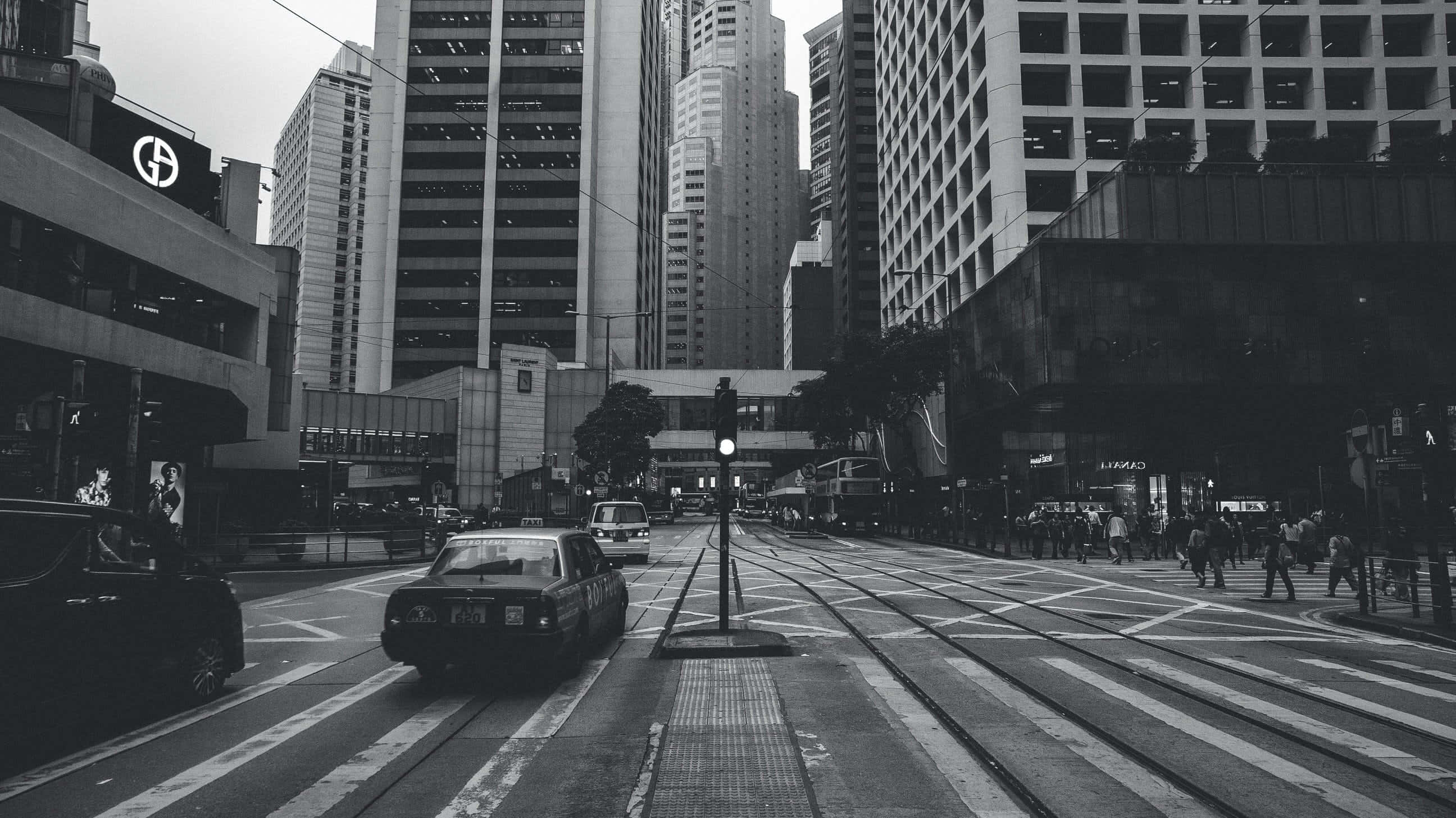 black and white city, urban street scene, tall buildings, 2K Desktop Wallpaper
