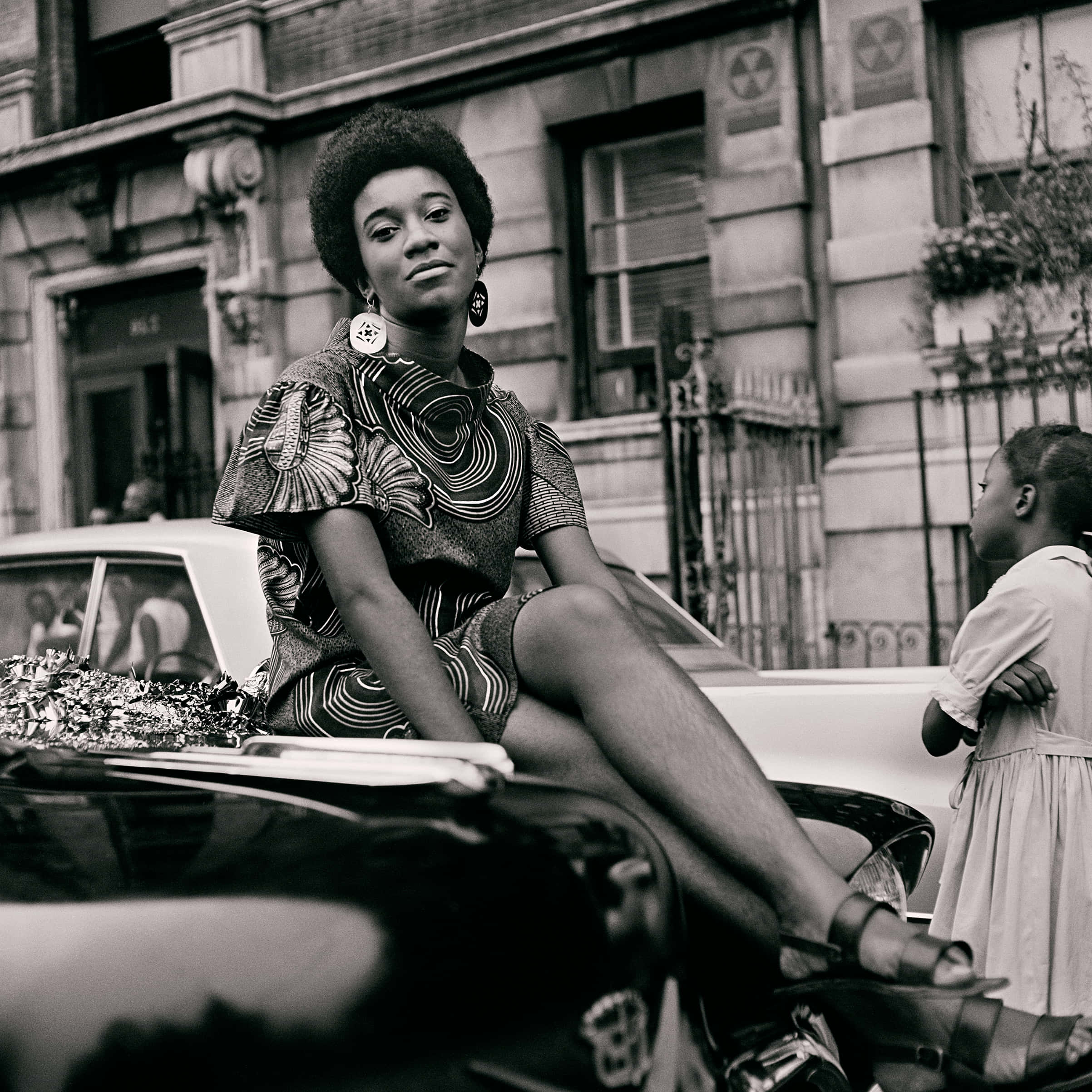 black and white outfit, afro hair, vintage car hood, Full HD Desktop Wallpaper
