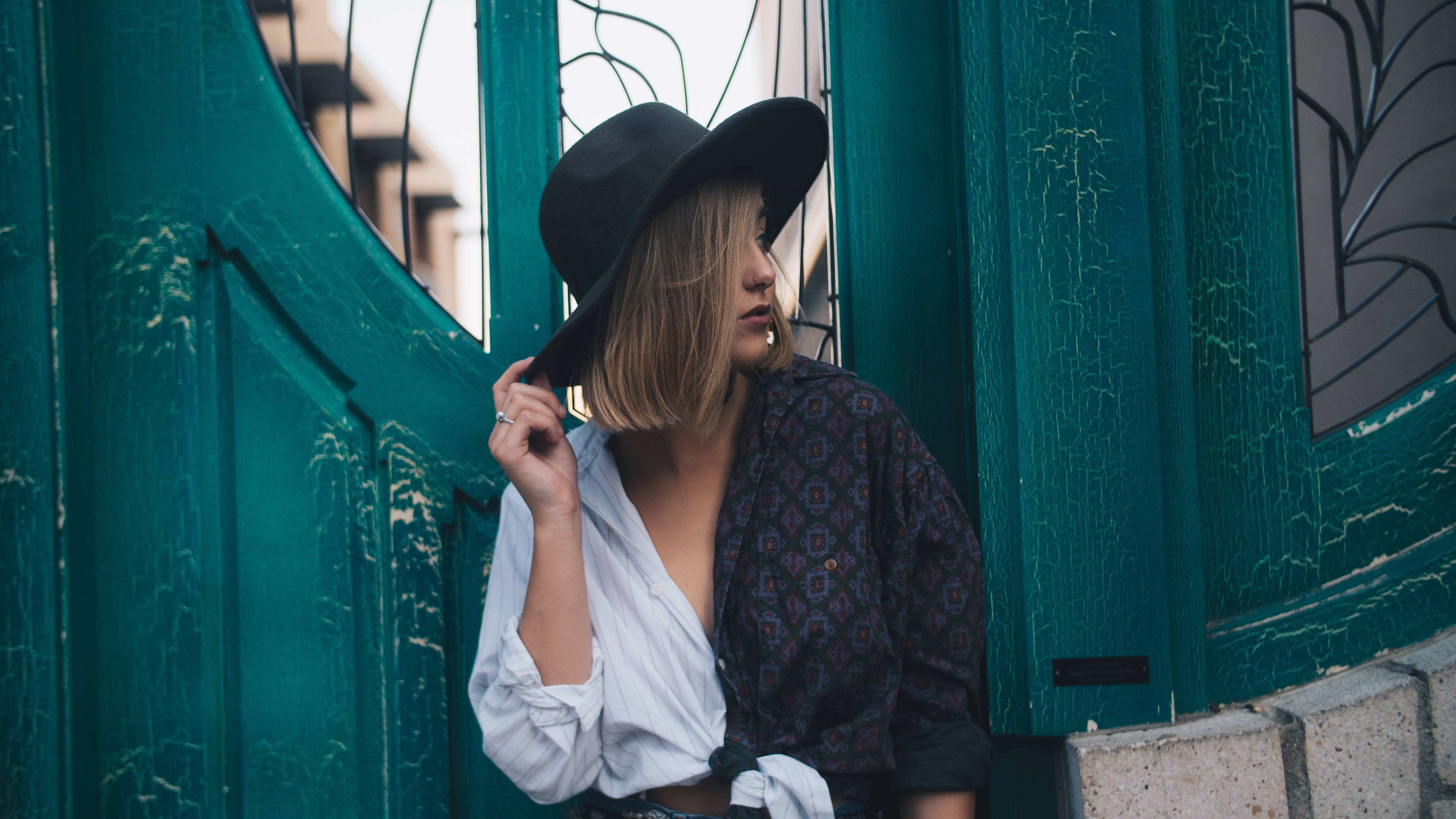 black hat, weathered teal door, peeling paint, 4K Desktop Wallpaper
