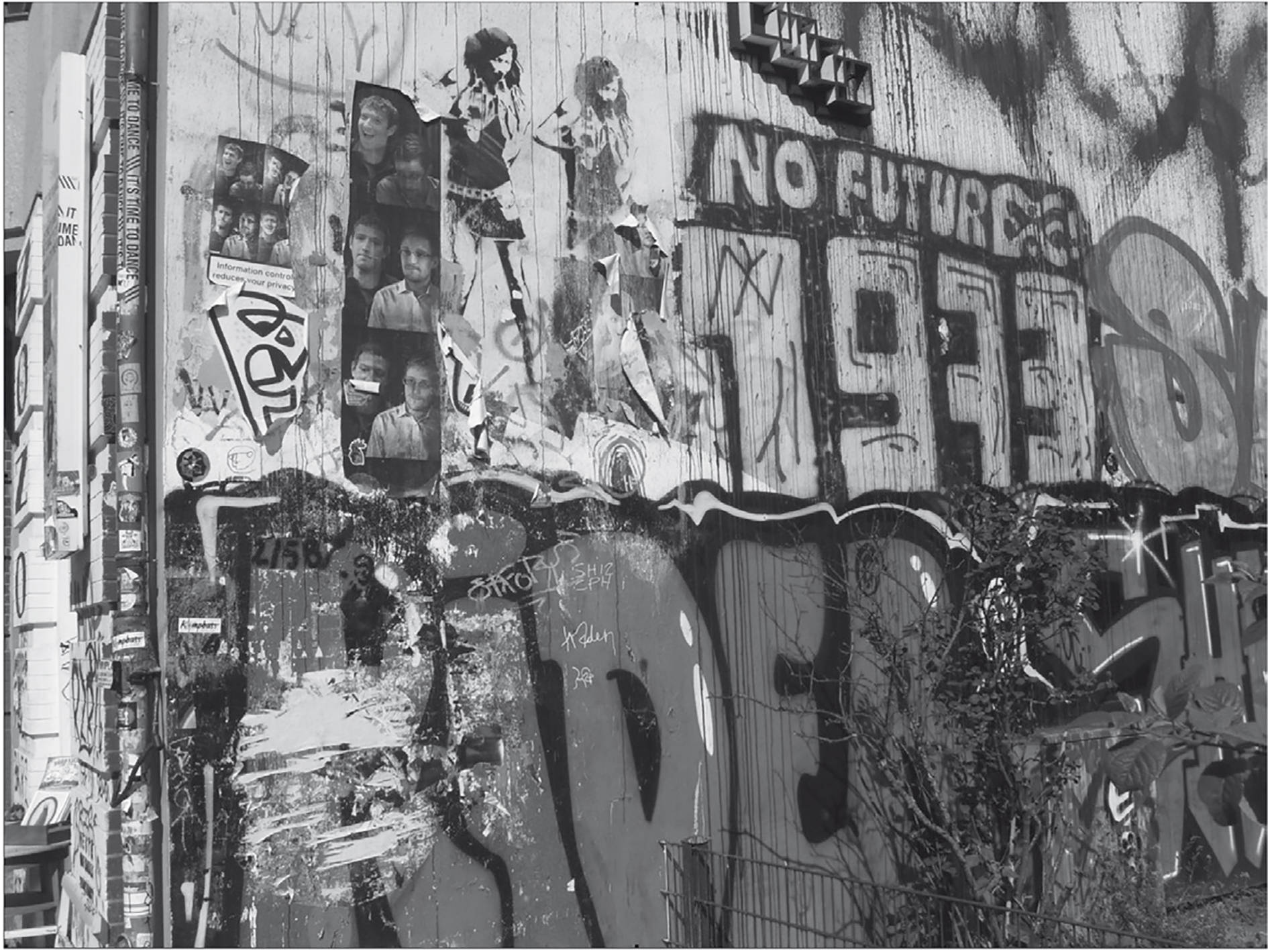 Black And White Graffiti Wall With Tags, no futures 1973, weathered urban wall, HD Desktop Wallpaper