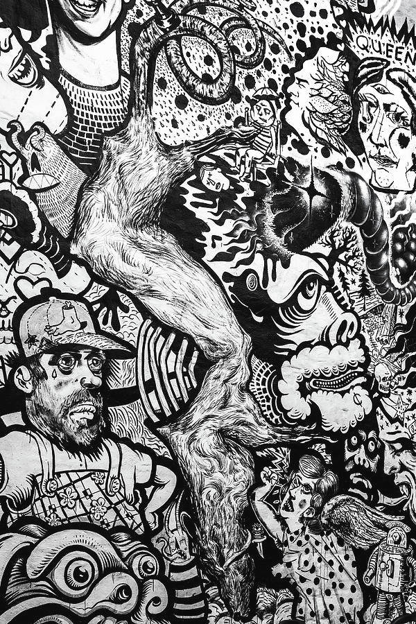 black and white graffiti, ink drawing, surreal faces, SD Phone Wallpaper