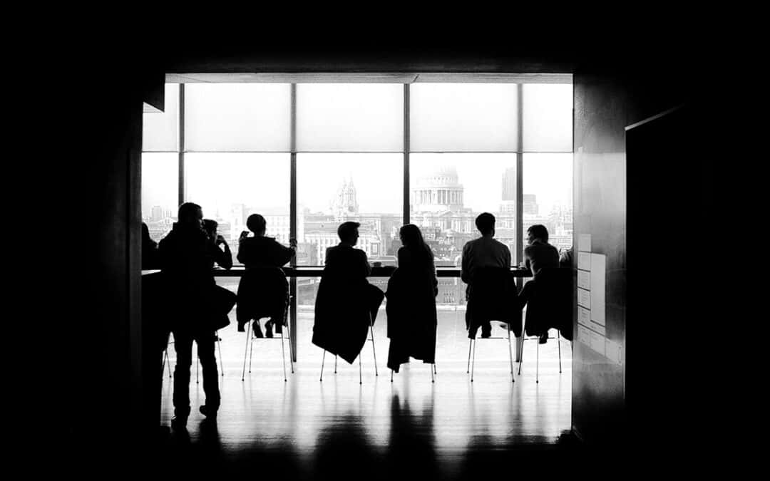 silhouetted figures, window bar, cityscape, SD Desktop Wallpaper