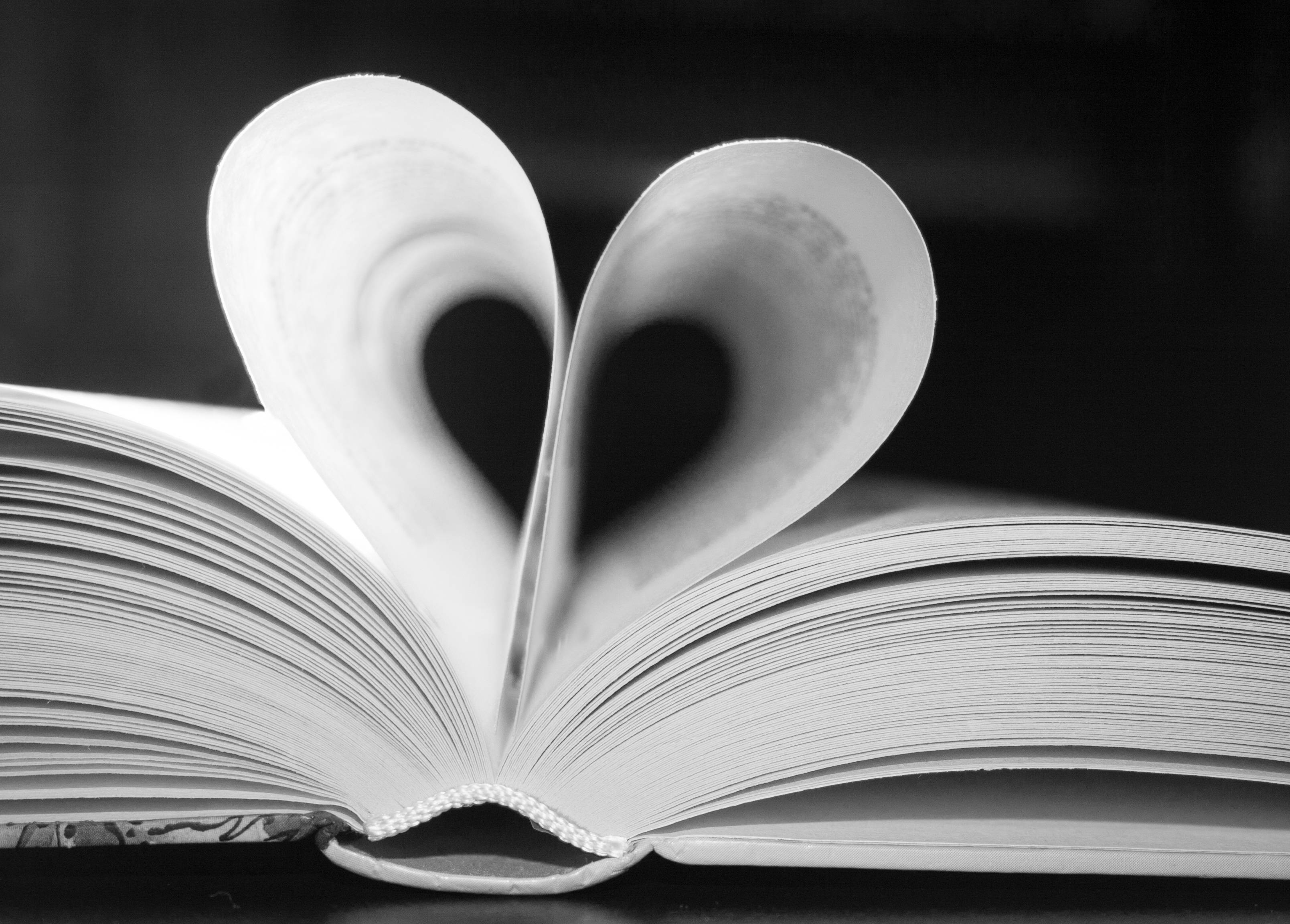 Black And White Heart Pages, open book, pages curled into a heart shape, 2K Desktop Wallpaper