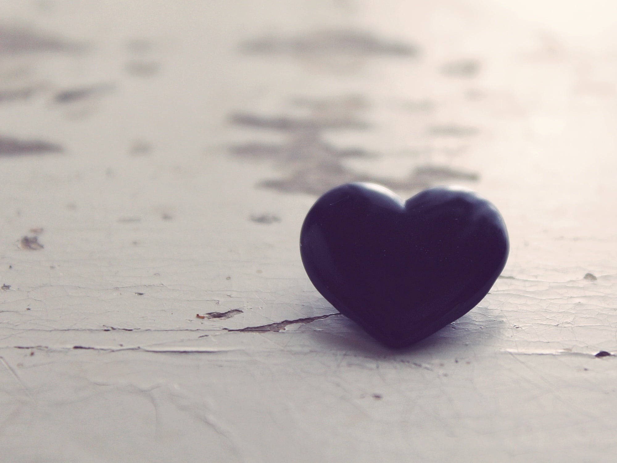 black and white heart bead, glossy black, heart-shaped, Full HD Desktop Wallpaper