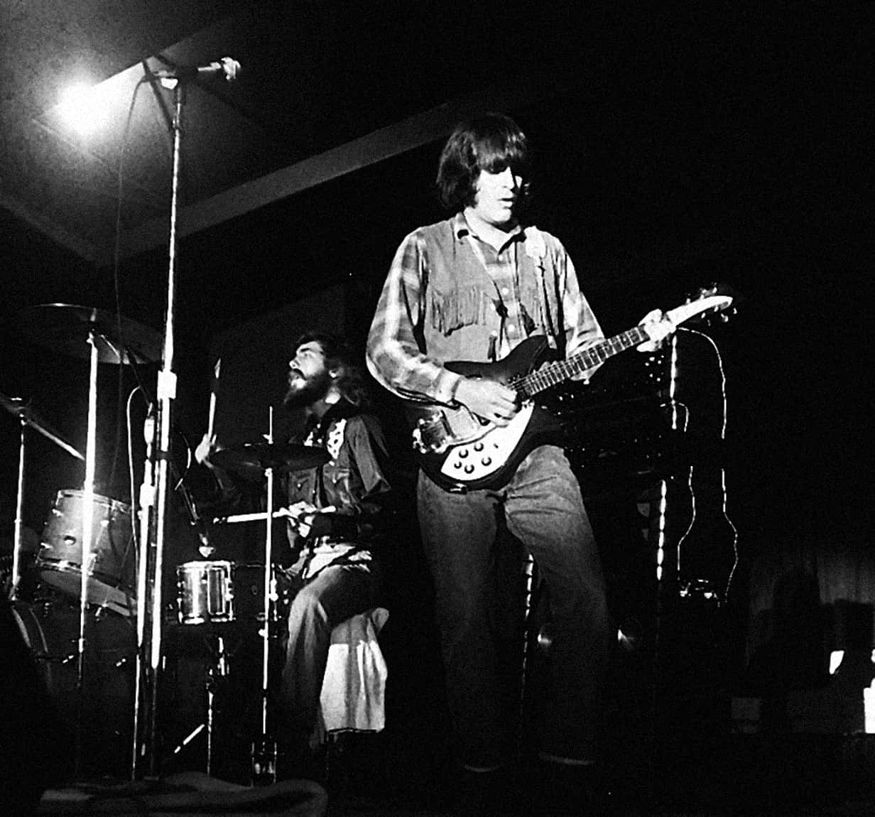 guitarist, fringed shirt, electric guitar, SD Desktop Wallpaper
